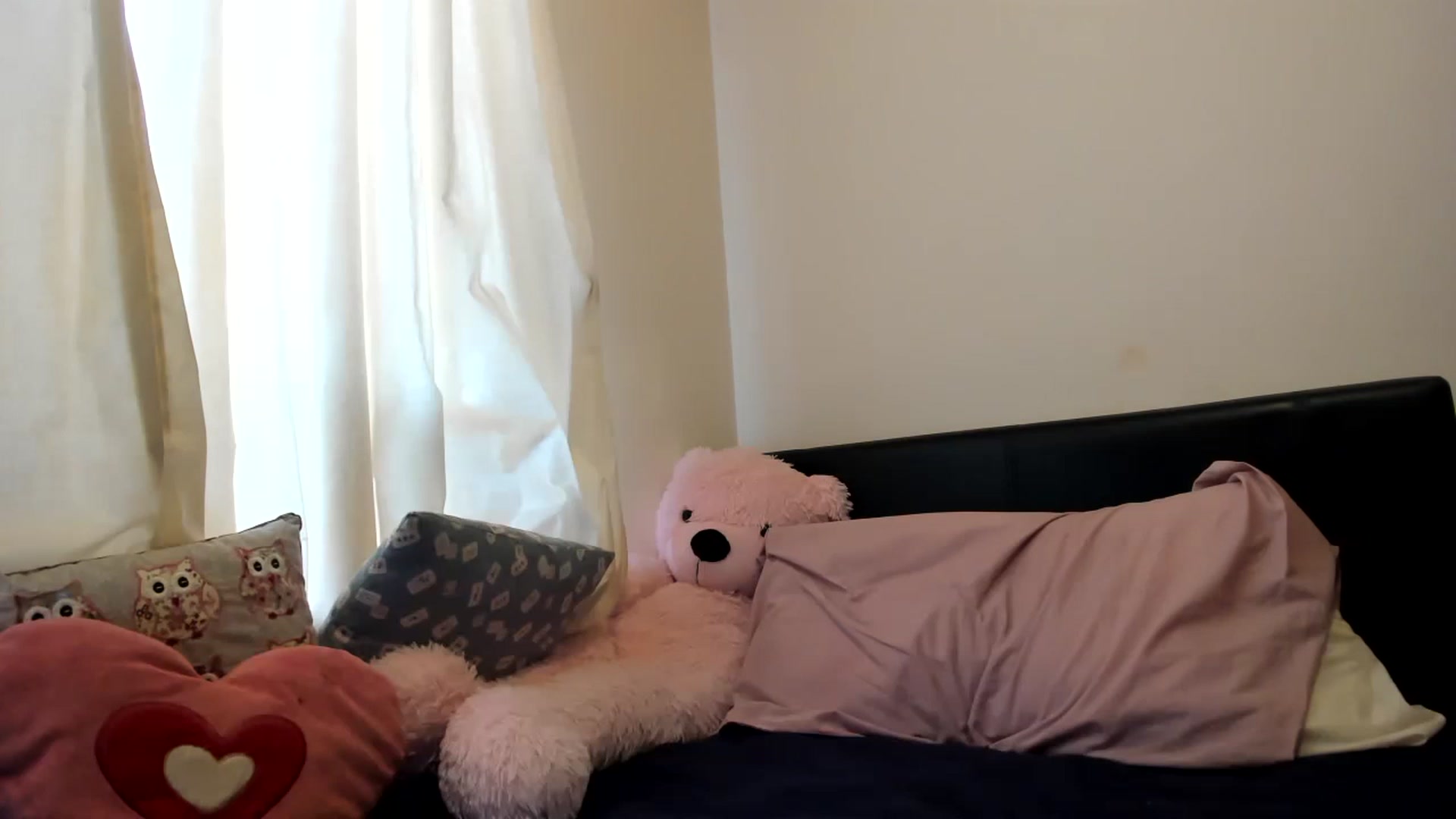 Gallery image thumbnail from MonicaAssUK's myfreecams stream on, 02/19/2023, 11:50 image 4 of 20