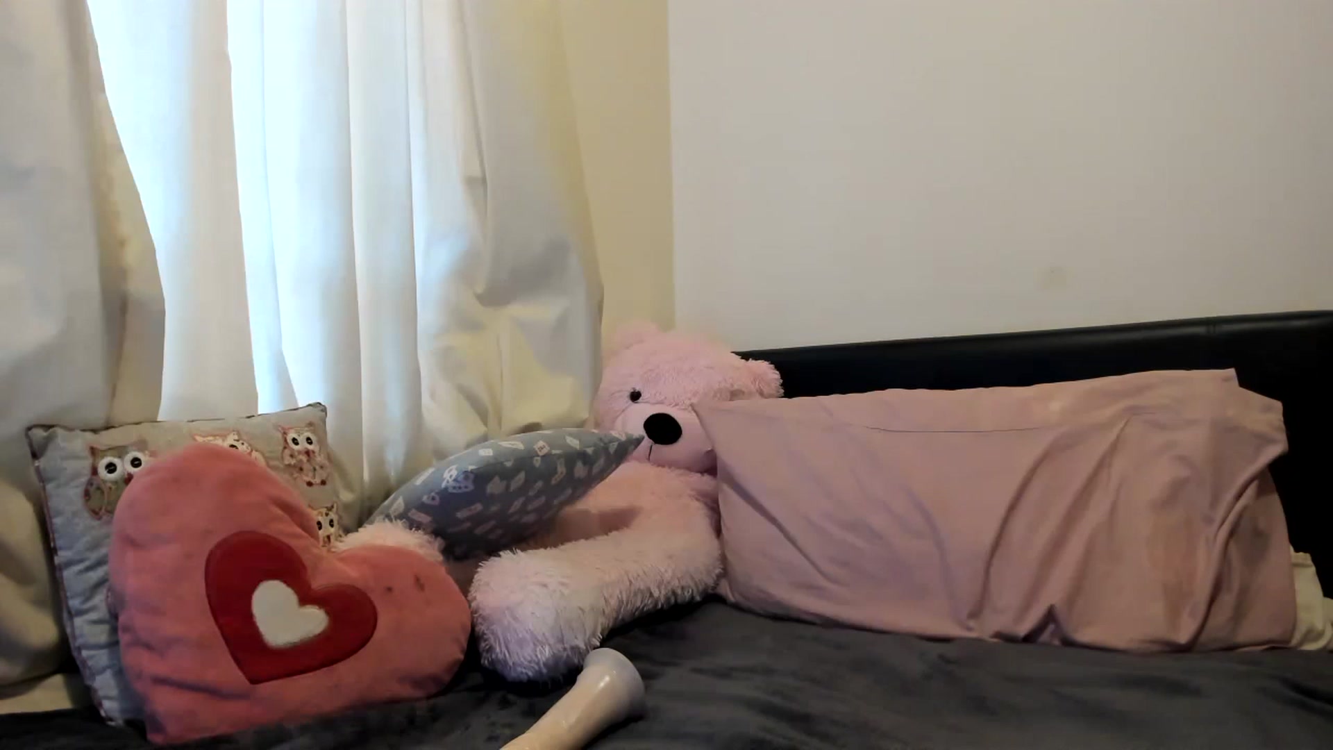Gallery image thumbnail from MonicaAssUK's myfreecams stream on, 02/22/2023, 14:05 image 18 of 20