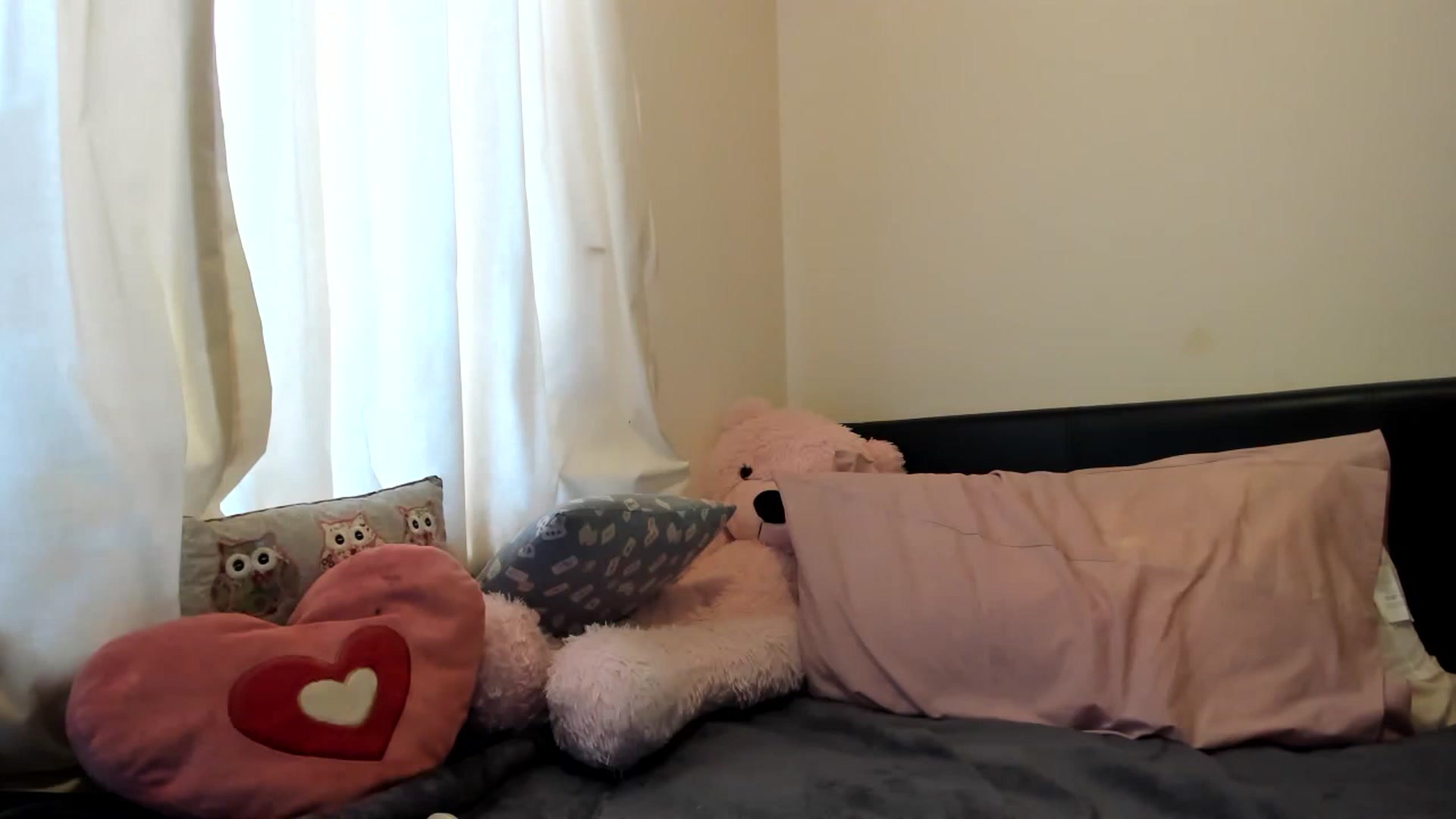 Gallery image thumbnail from MonicaAssUK's myfreecams stream on, 02/24/2023, 13:21 image 6 of 20