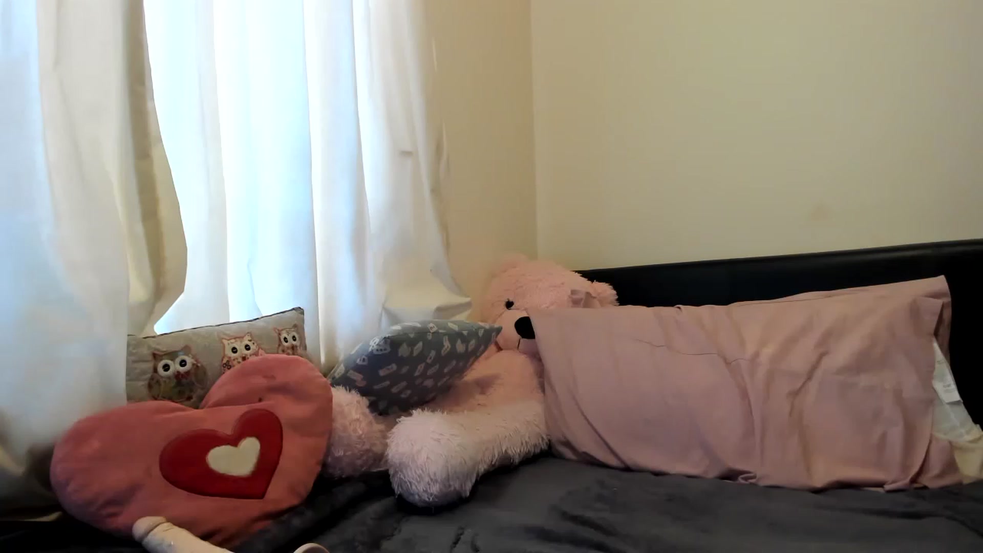 Gallery image thumbnail from MonicaAssUK's myfreecams stream on, 02/24/2023, 13:21 image 10 of 20