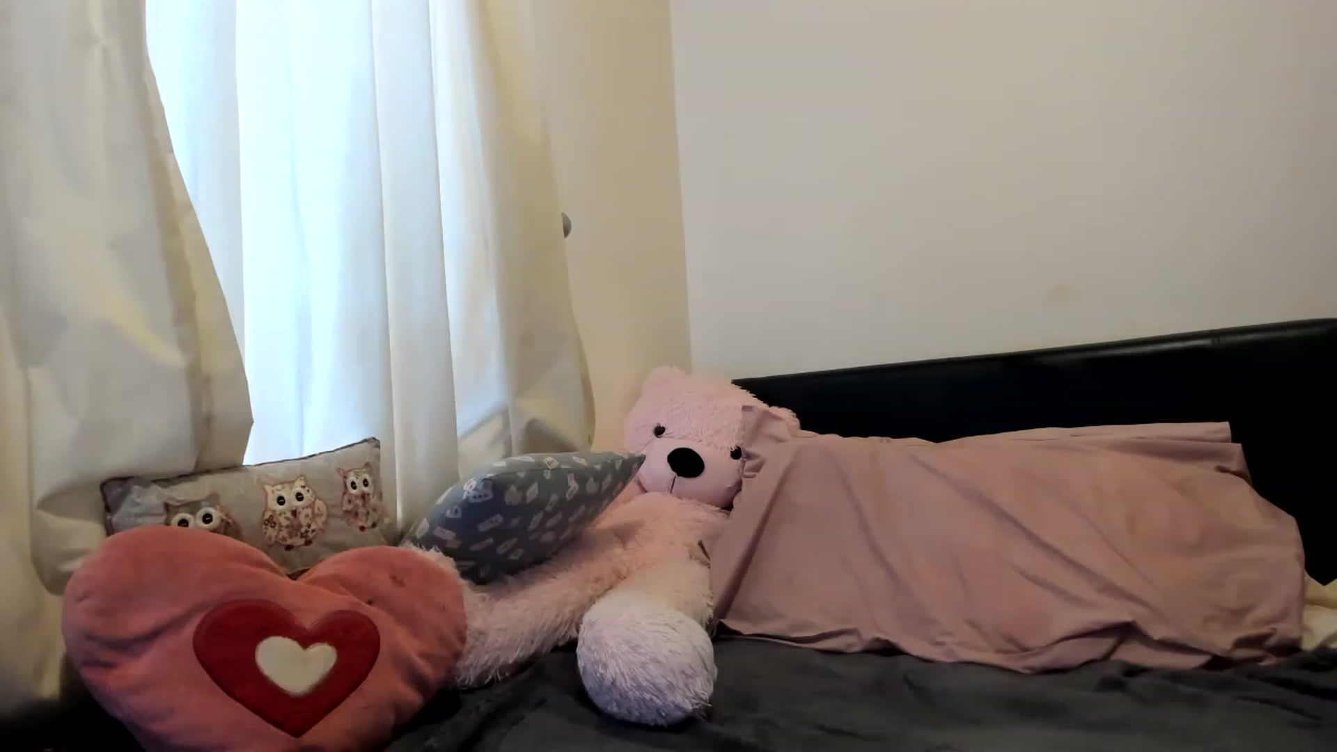 Gallery image thumbnail from MonicaAssUK's myfreecams stream on, 03/03/2023, 12:25 image 15 of 20