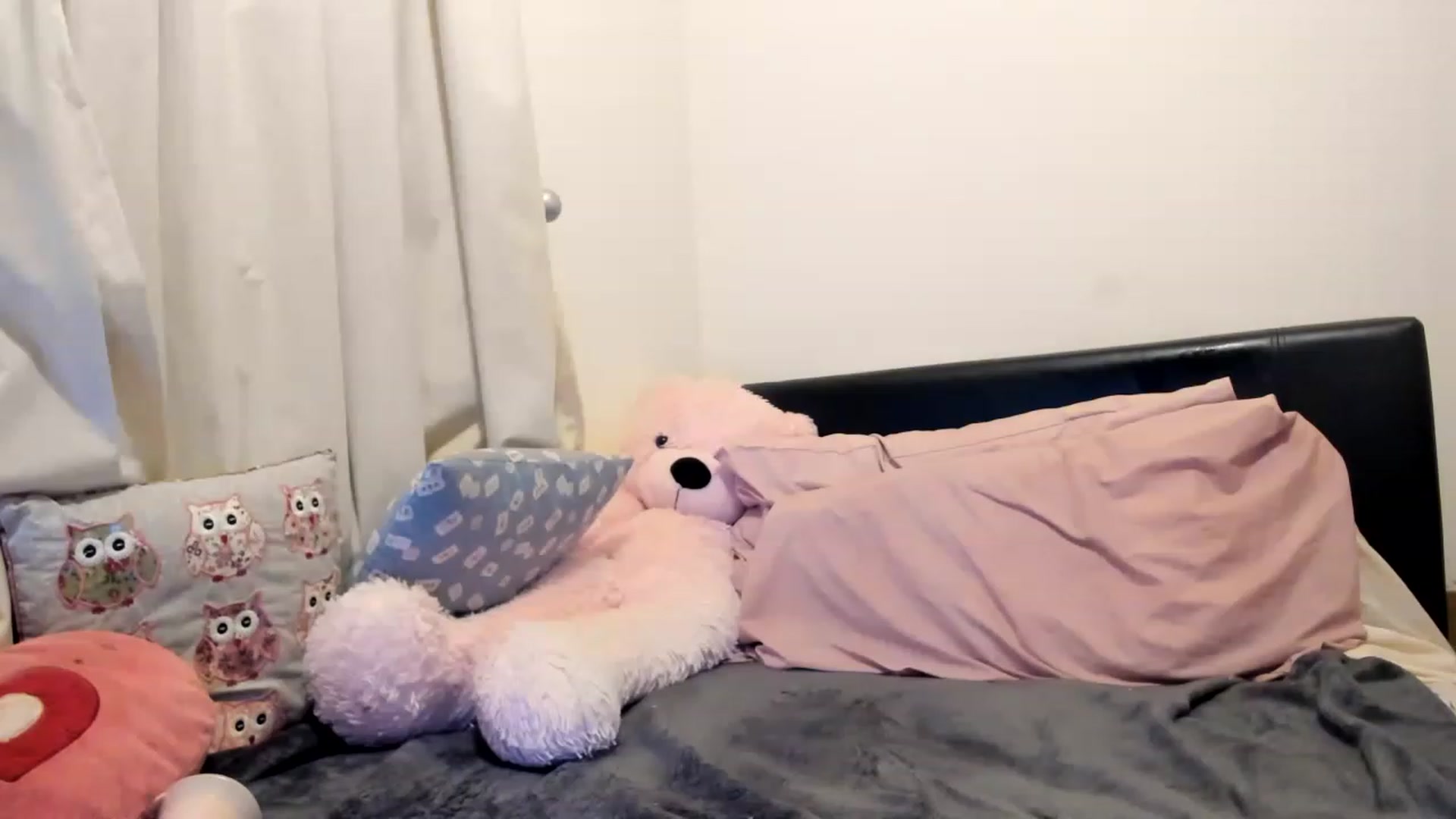 Gallery image thumbnail from MonicaAssUK's myfreecams stream on, 03/03/2023, 19:13 image 17 of 20