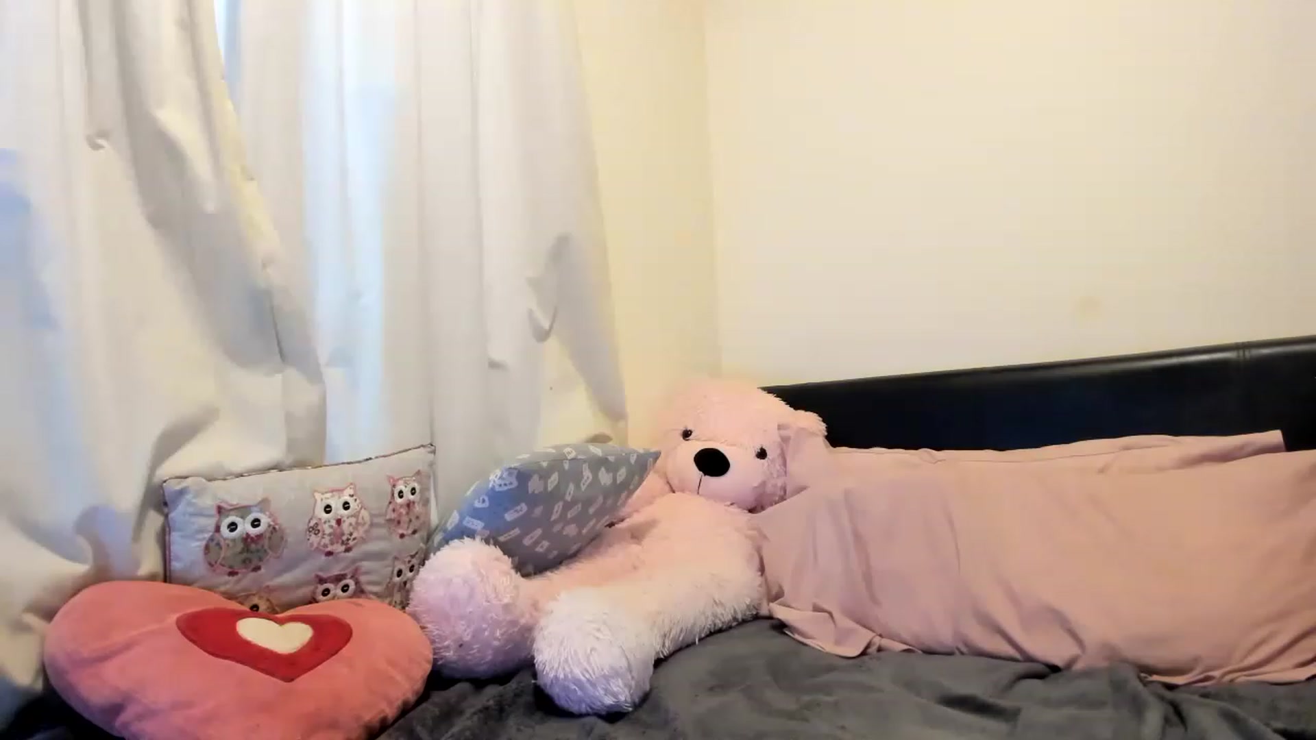 Gallery image thumbnail from MonicaAssUK's myfreecams stream on, 03/05/2023, 17:32 image 20 of 20