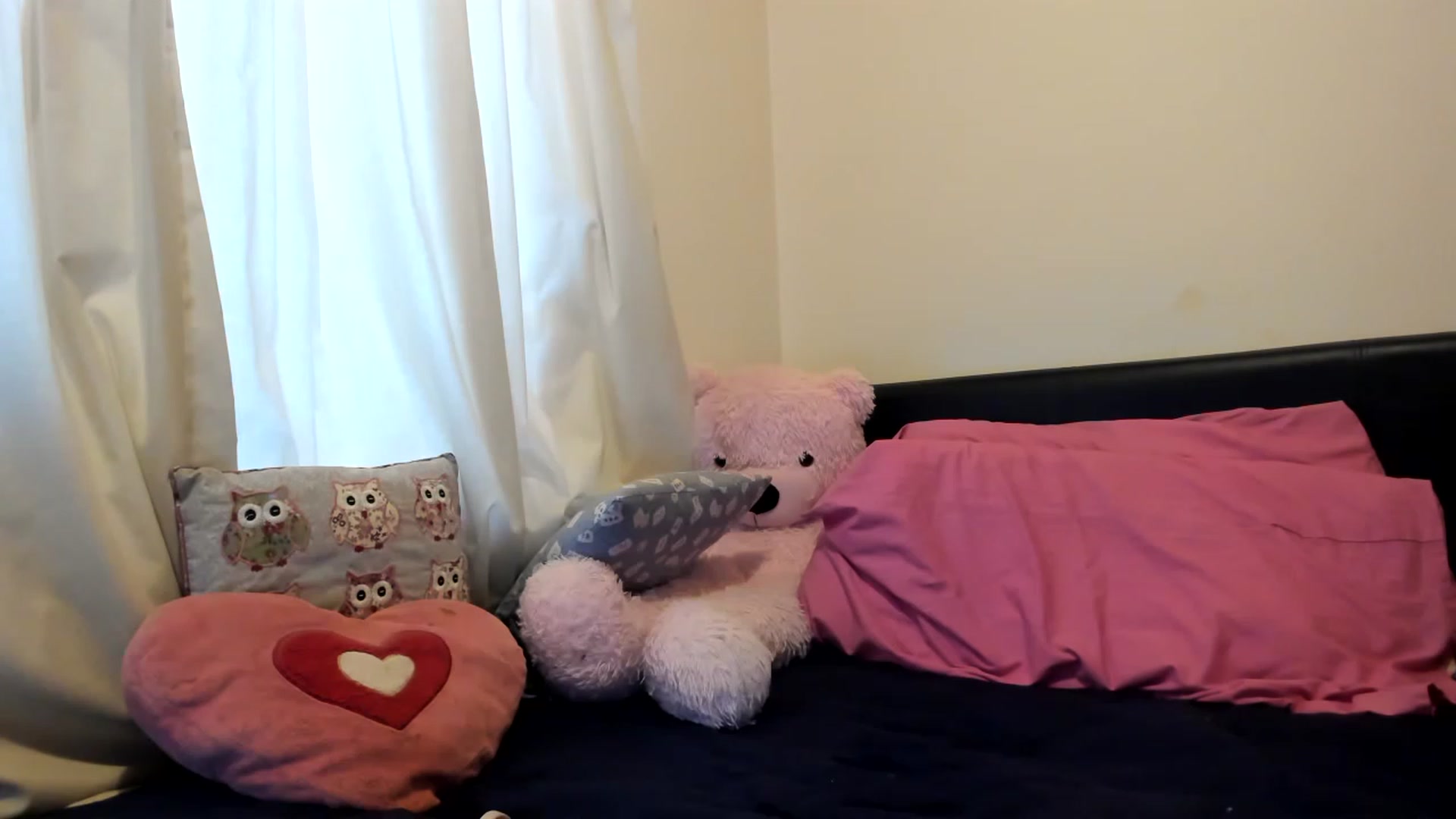 Gallery image thumbnail from MonicaAssUK's myfreecams stream on, 03/16/2023, 14:44 image 20 of 20