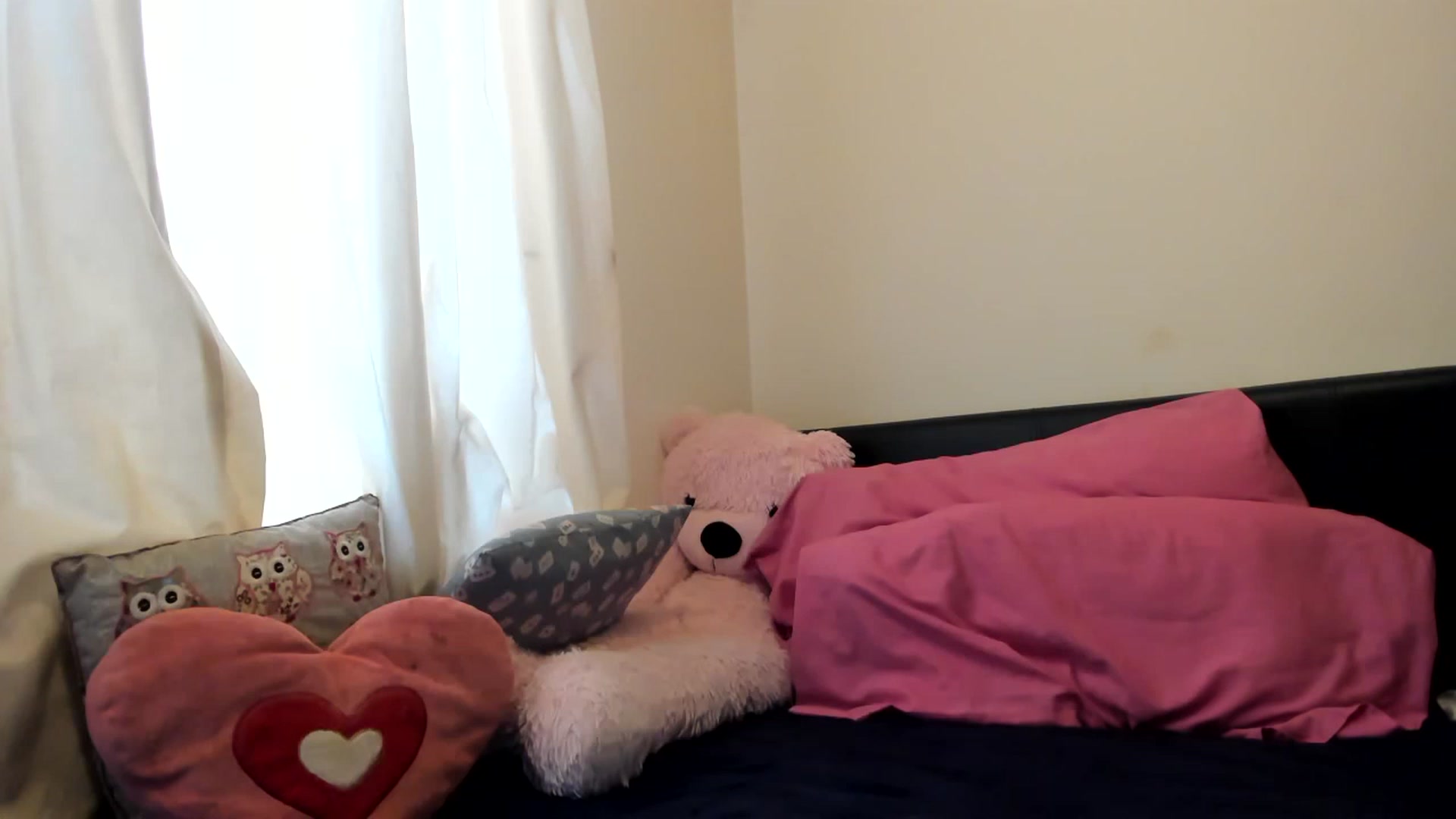 Gallery image thumbnail from MonicaAssUK's myfreecams stream on, 03/20/2023, 13:05 image 4 of 20