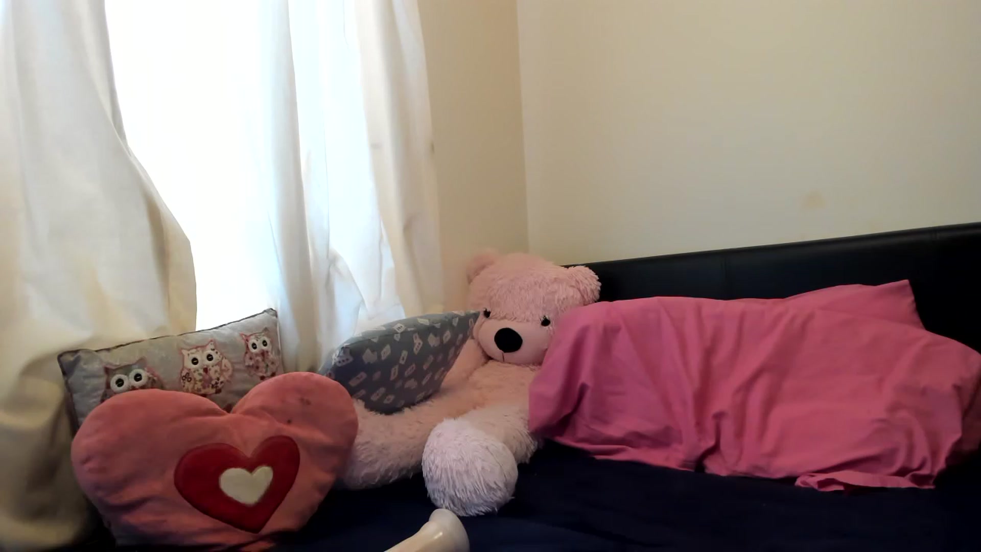 Gallery image thumbnail from MonicaAssUK's myfreecams stream on, 03/20/2023, 13:05 image 18 of 20