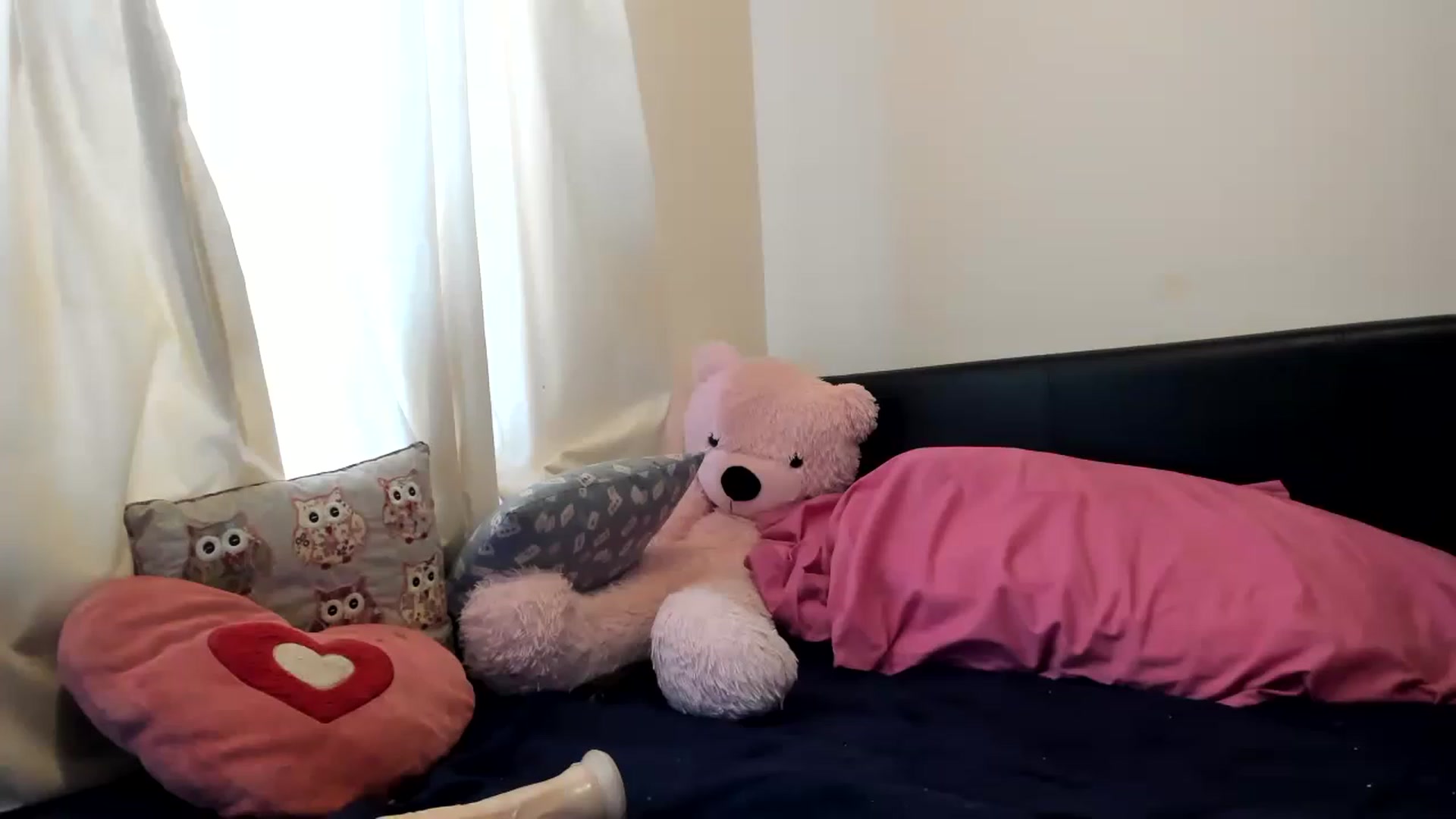 Gallery image thumbnail from MonicaAssUK's myfreecams stream on, 03/23/2023, 12:33 image 18 of 20