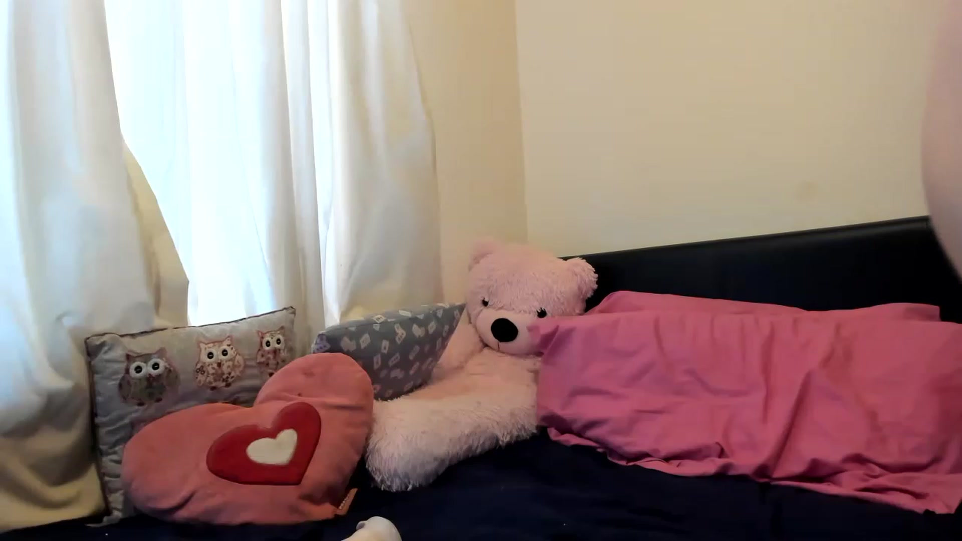 Gallery image thumbnail from MonicaAssUK's myfreecams stream on, 03/26/2023, 09:11 image 4 of 20