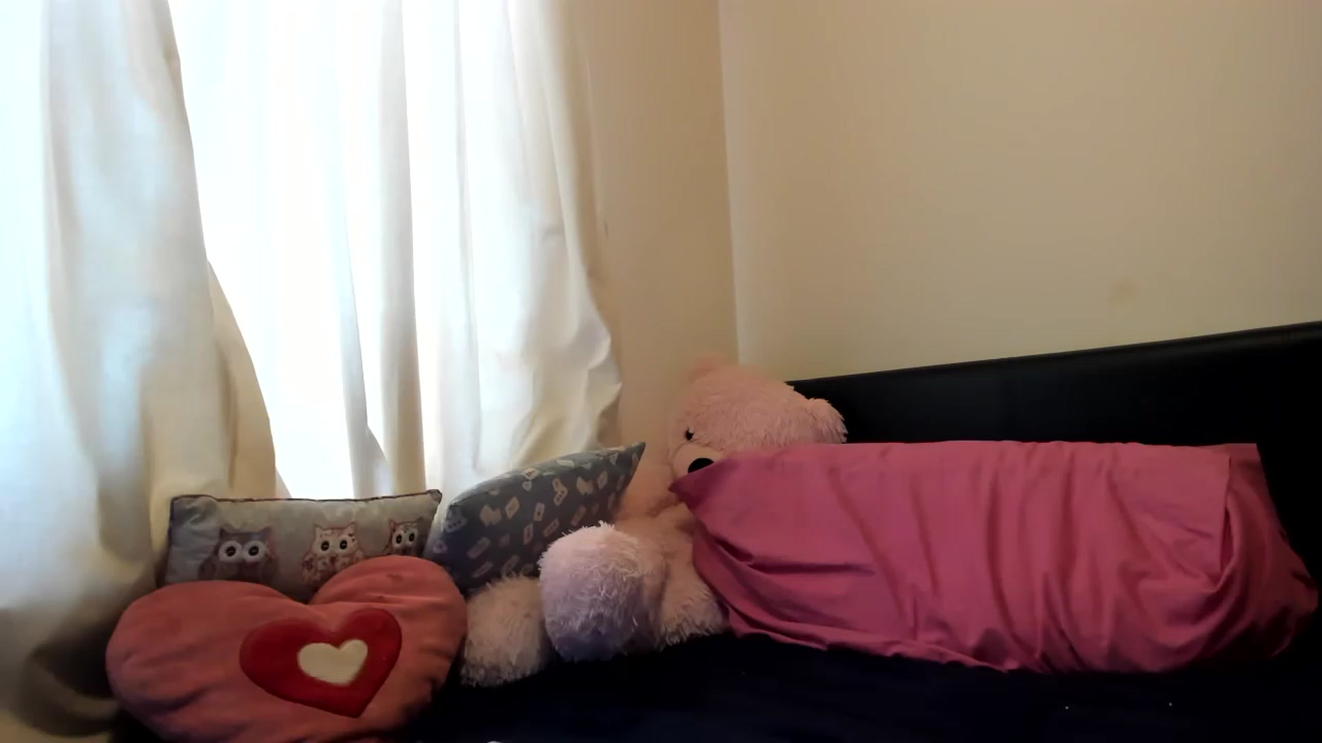Gallery image thumbnail from MonicaAssUK's myfreecams stream on, 04/01/2023, 09:11 image 20 of 20