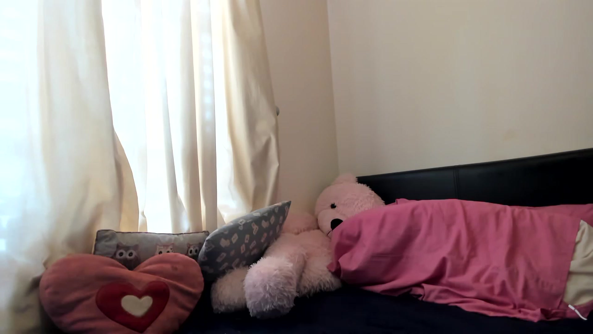 Gallery image thumbnail from MonicaAssUK's myfreecams stream on, 04/03/2023, 08:02 image 14 of 20