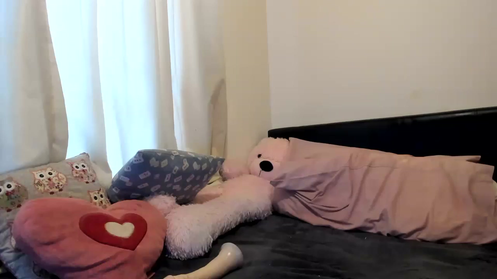 Gallery image thumbnail from MonicaAssUK's myfreecams stream on, 04/10/2023, 10:04 image 3 of 20