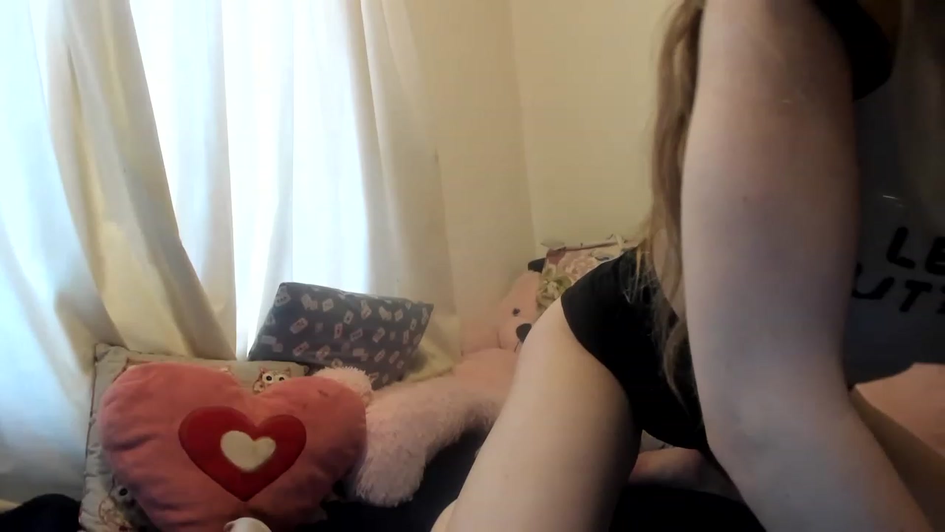 Gallery image thumbnail from MonicaAssUK's myfreecams stream on, 04/23/2023, 11:37 image 15 of 20