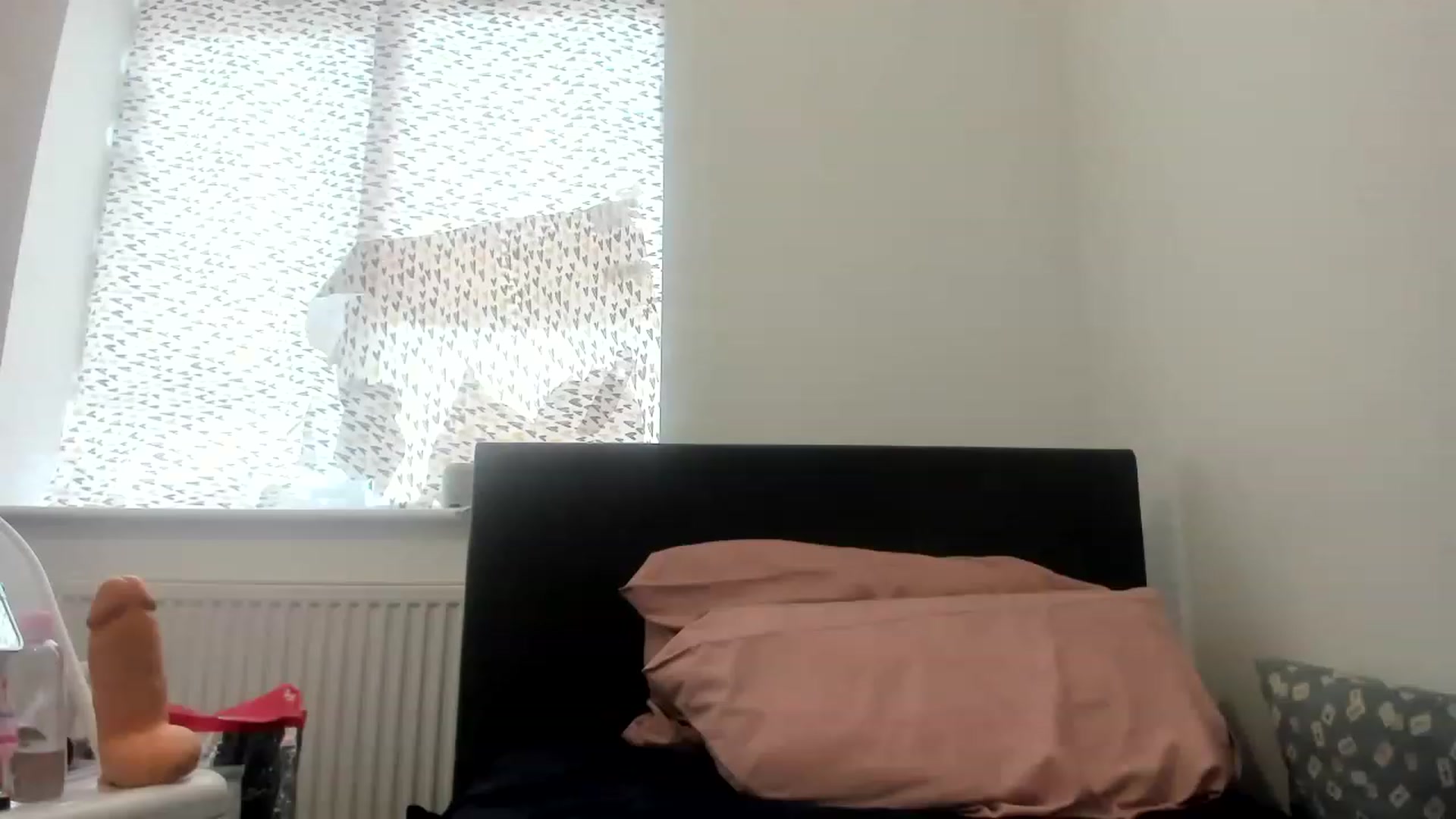Gallery image thumbnail from MonicaAssUK's myfreecams stream on, 05/16/2023, 10:36 image 19 of 20