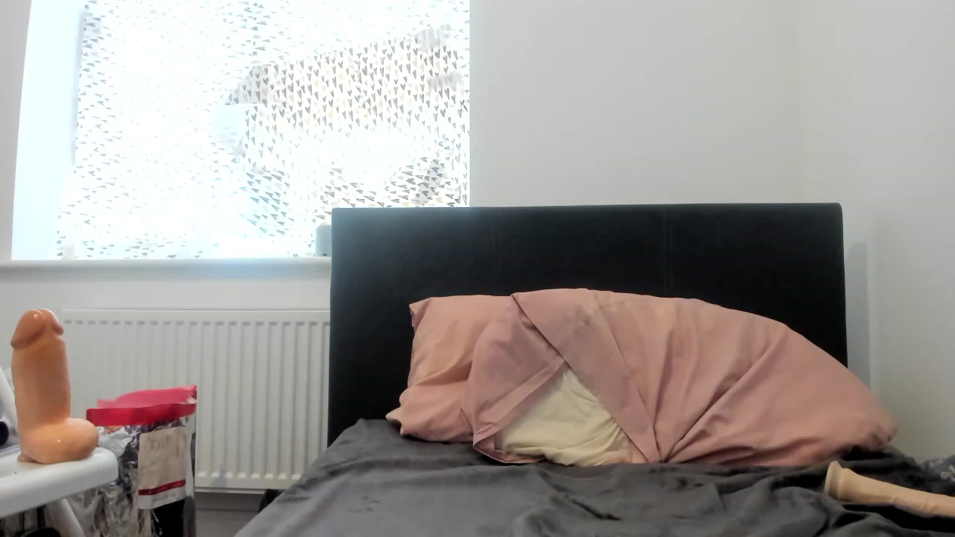 Gallery image thumbnail from MonicaAssUK's myfreecams stream on, 05/19/2023, 15:08 image 16 of 20