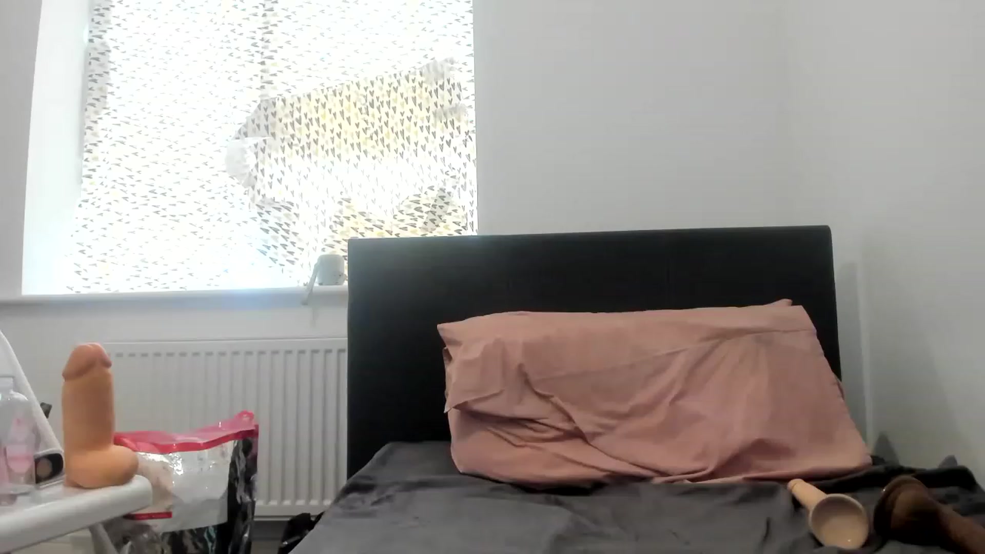 Gallery image thumbnail from MonicaAssUK's myfreecams stream on, 05/30/2023, 10:44 image 12 of 20
