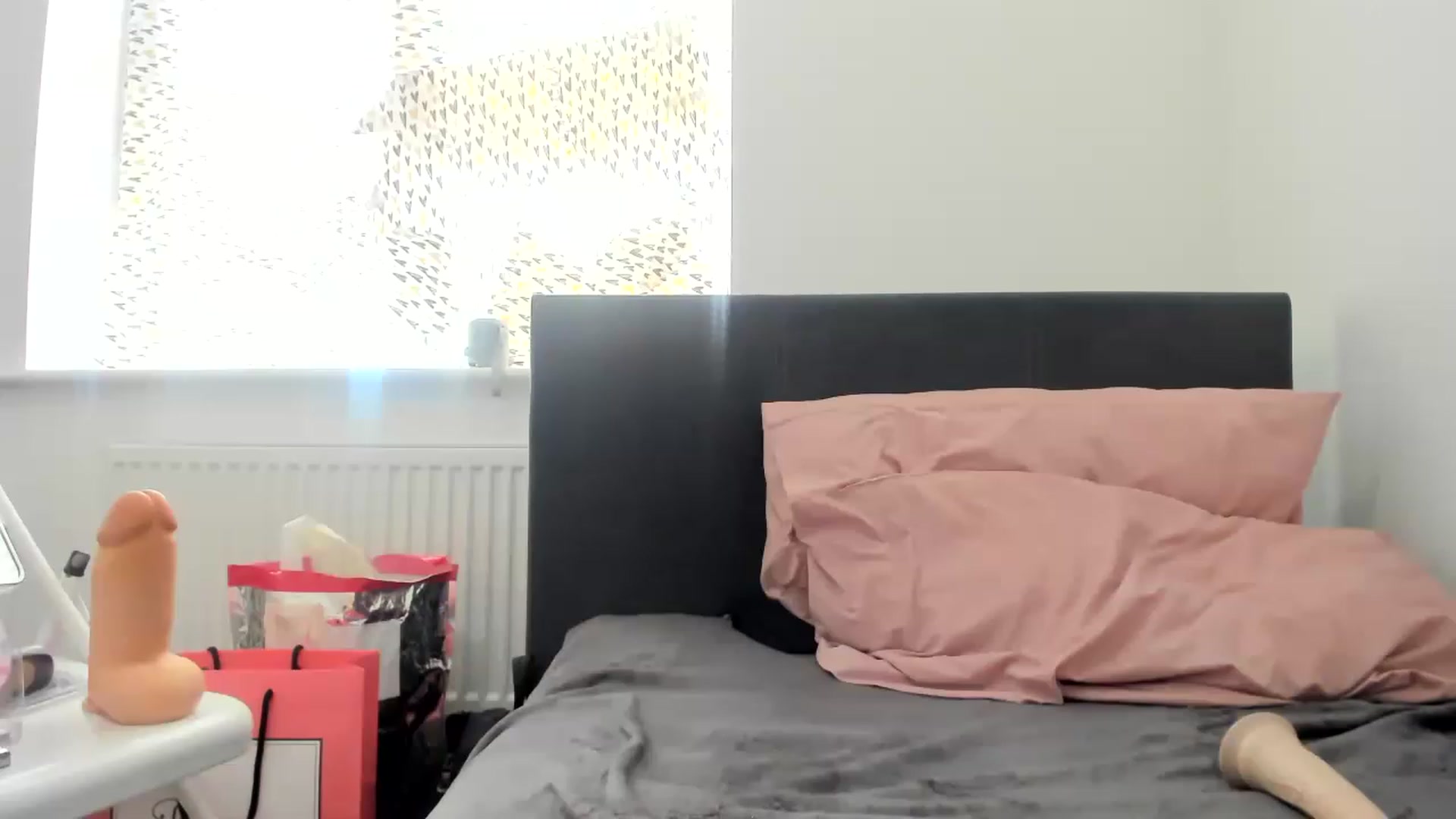 Gallery image thumbnail from MonicaAssUK's myfreecams stream on, 06/04/2023, 12:09 image 15 of 20