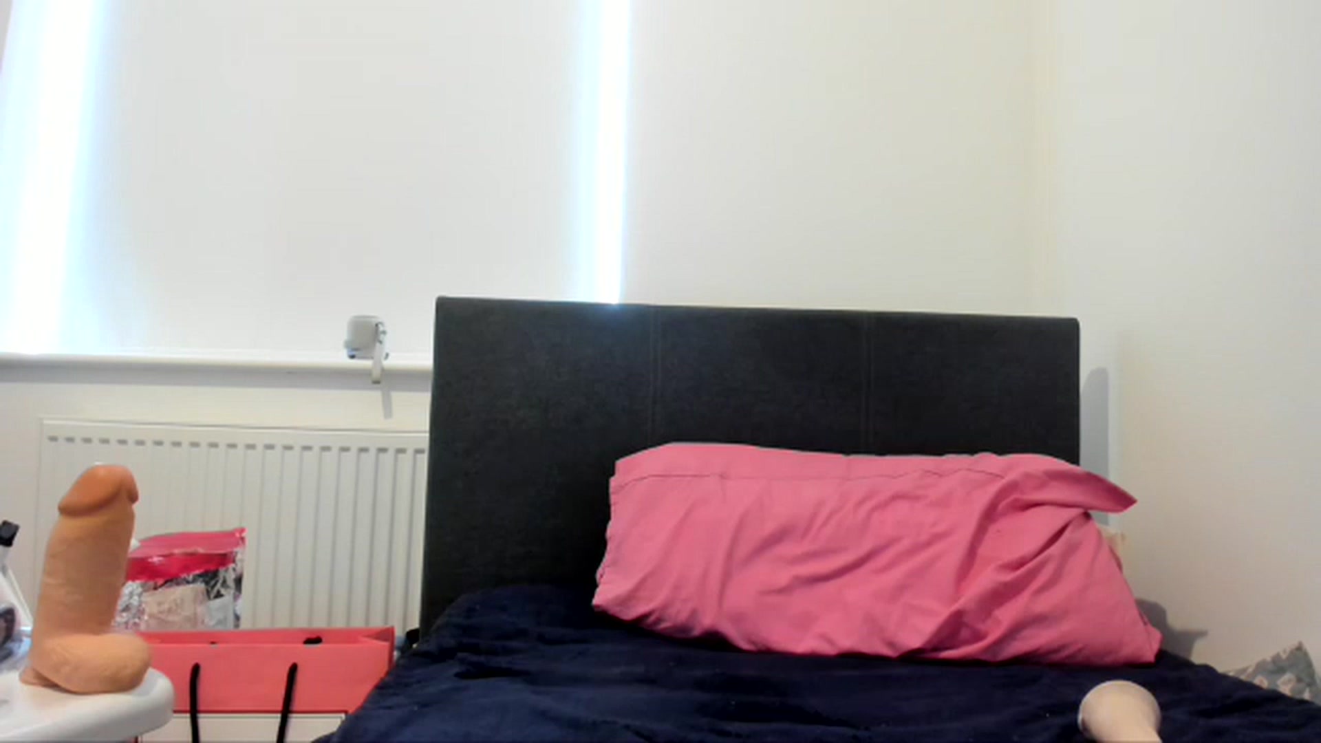 Gallery image thumbnail from MonicaAssUK's myfreecams stream on, 06/21/2023, 10:13 image 14 of 20