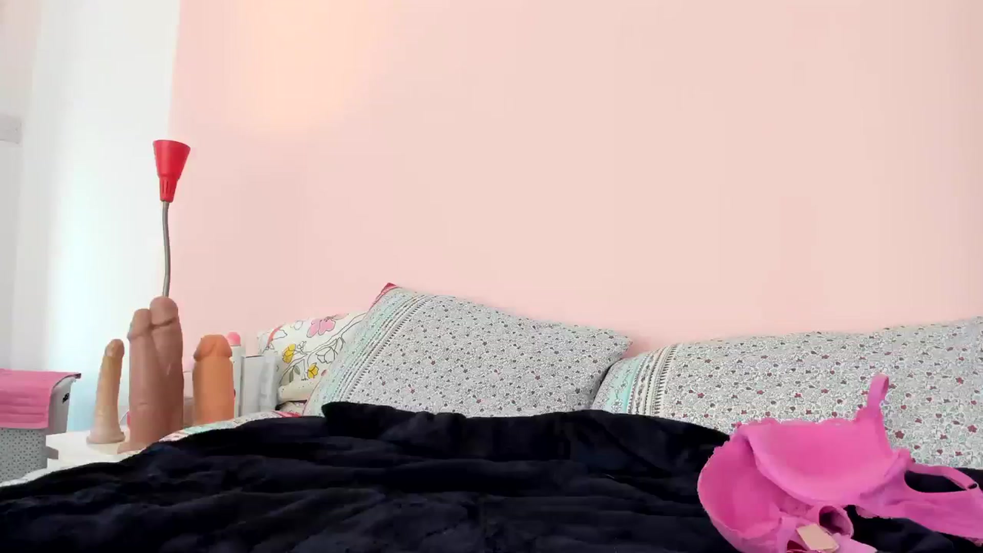 Gallery image thumbnail from MonicaAssUK's myfreecams stream on, 08/18/2023, 12:31 image 19 of 20