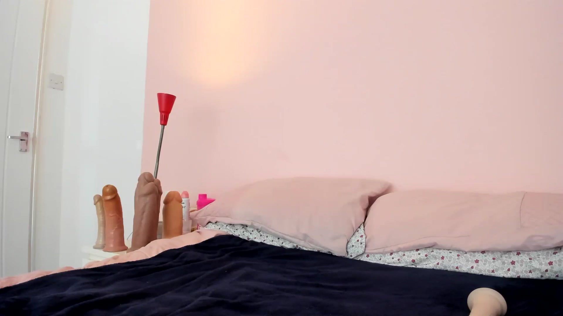 Gallery image thumbnail from MonicaAssUK's myfreecams stream on, 09/26/2023, 11:27 image 20 of 20