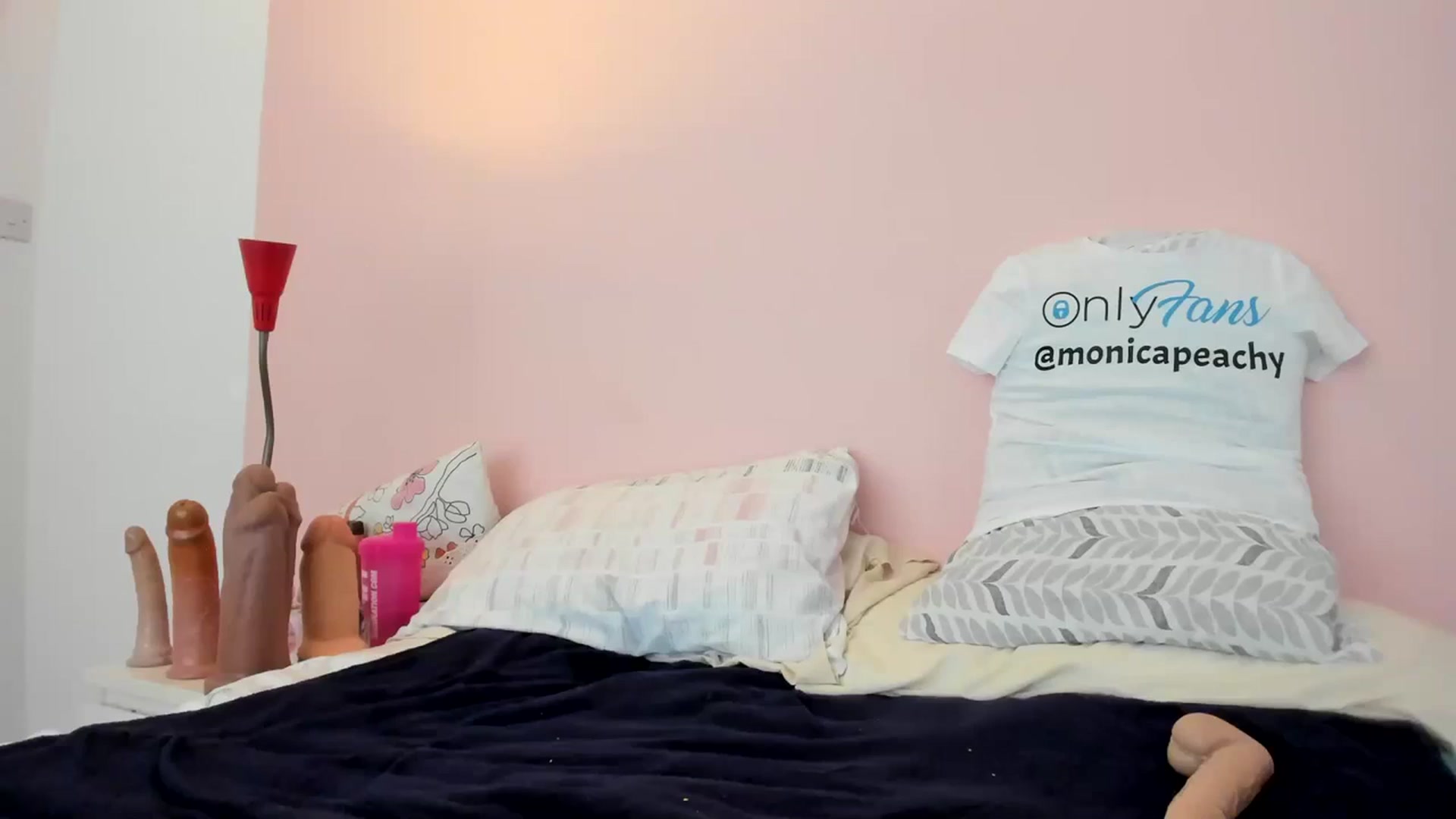 Gallery image thumbnail from MonicaAssUK's myfreecams stream on, 10/30/2023, 12:03 image 19 of 20