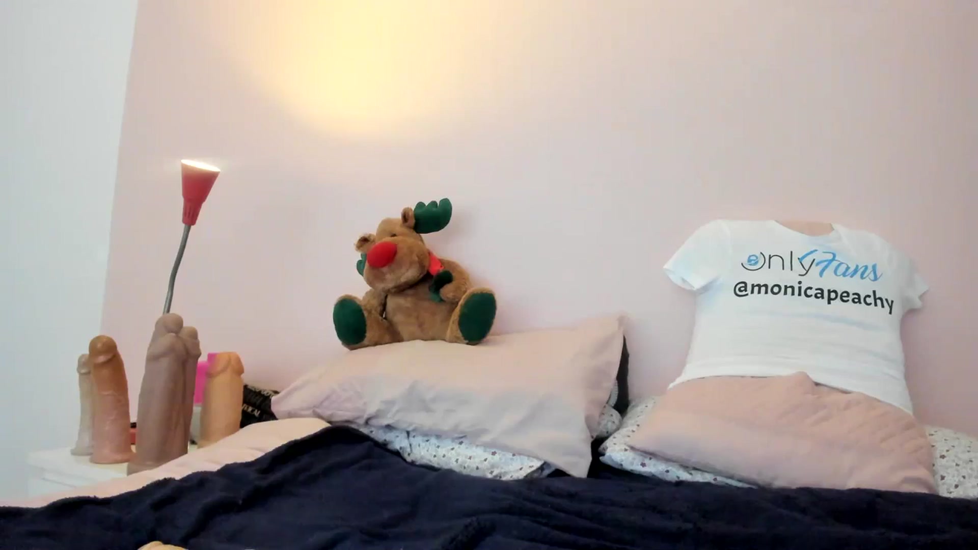 Gallery image thumbnail from MonicaAssUK's myfreecams stream on, 12/11/2023, 13:23 image 20 of 20
