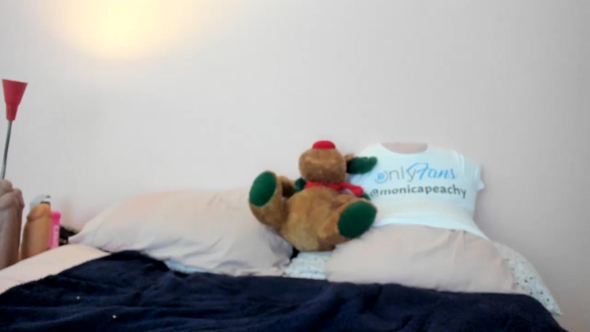 Gallery image thumbnail from MonicaAssUK's myfreecams stream on, 12/12/2023, 14:31 image 20 of 20