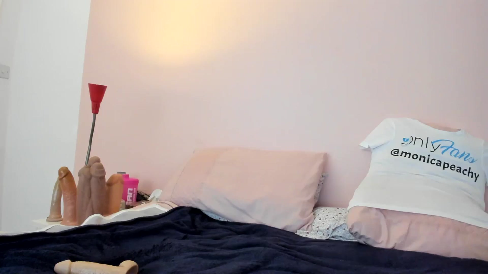 Gallery image thumbnail from MonicaAssUK's myfreecams stream on, 02/05/2024, 12:11 image 18 of 20