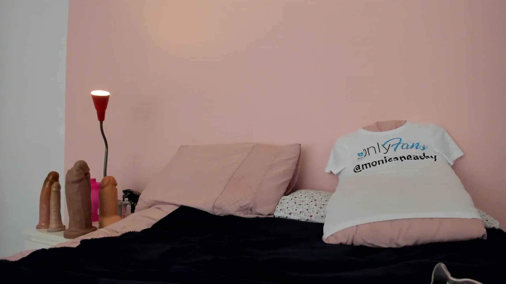 Gallery image thumbnail from MonicaAssUK's myfreecams stream on, 03/07/2024, 12:07 image 9 of 20