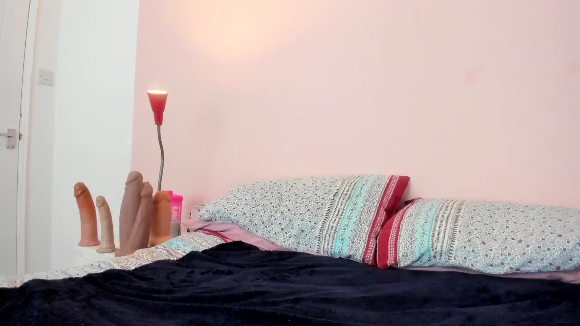 Gallery image thumbnail from MonicaAssUK's myfreecams stream on, 04/19/2024, 12:03 image 7 of 20
