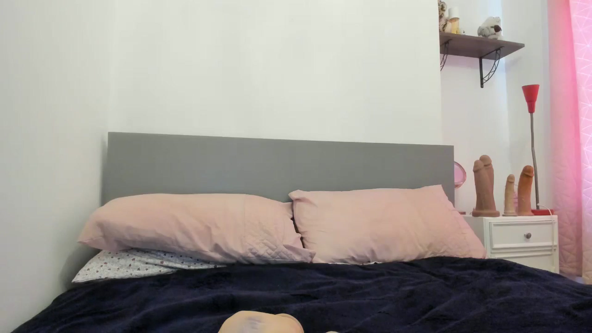 Gallery image thumbnail from MonicaAssUK's myfreecams stream on, 05/19/2025, 13:02 image 17 of 20