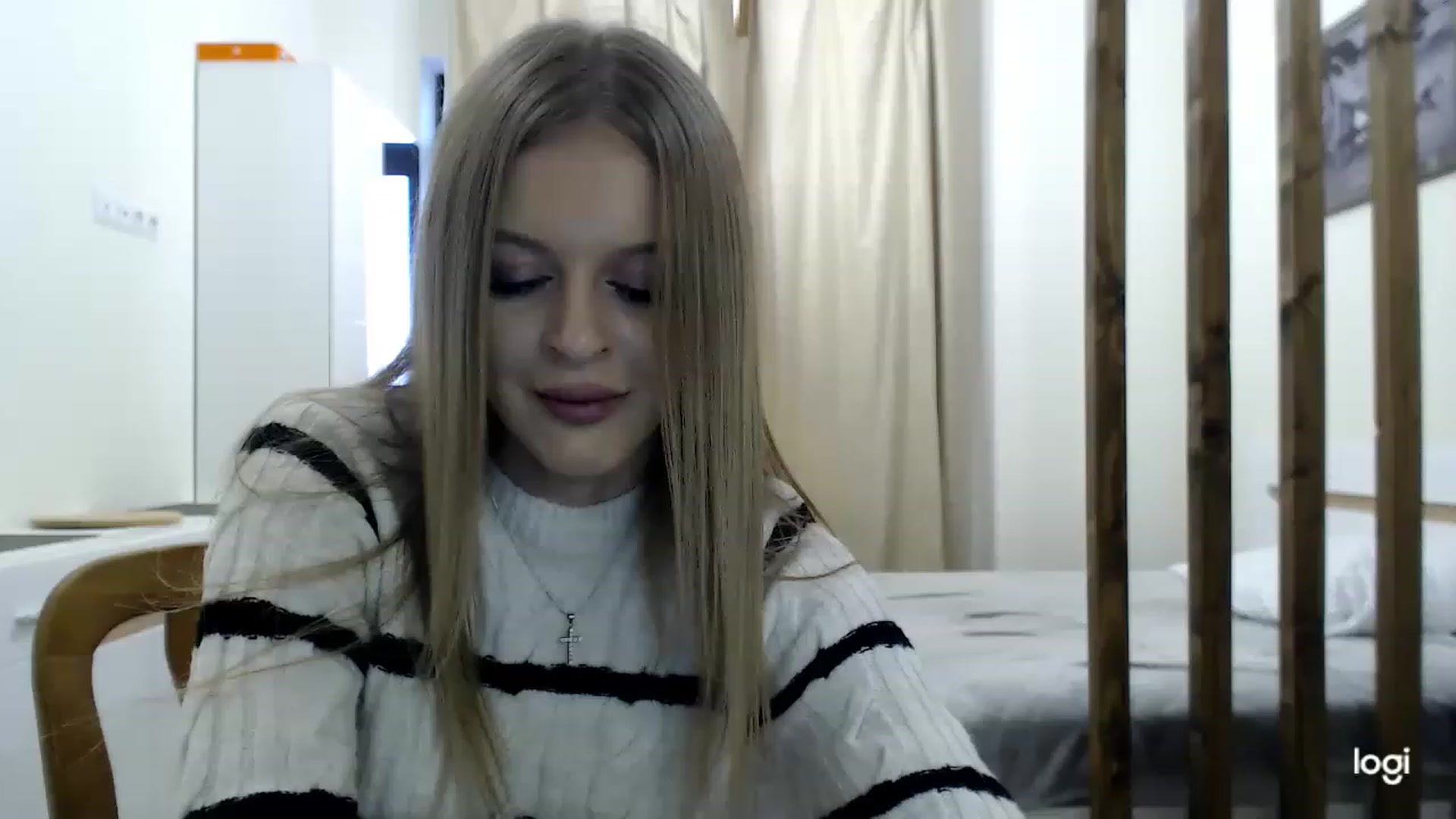 Gallery image thumbnail from MonicaBlondie's myfreecams stream on, 02/27/2023, 15:37 image 3 of 20