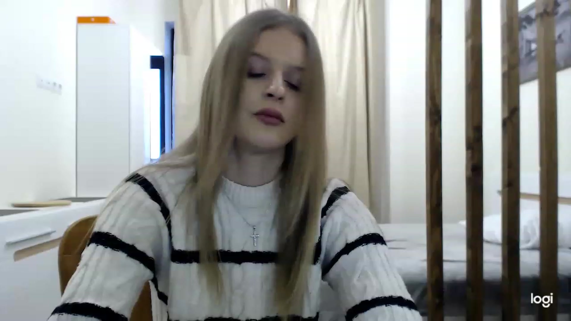 Gallery image thumbnail from MonicaBlondie's myfreecams stream on, 02/27/2023, 15:37 image 9 of 20