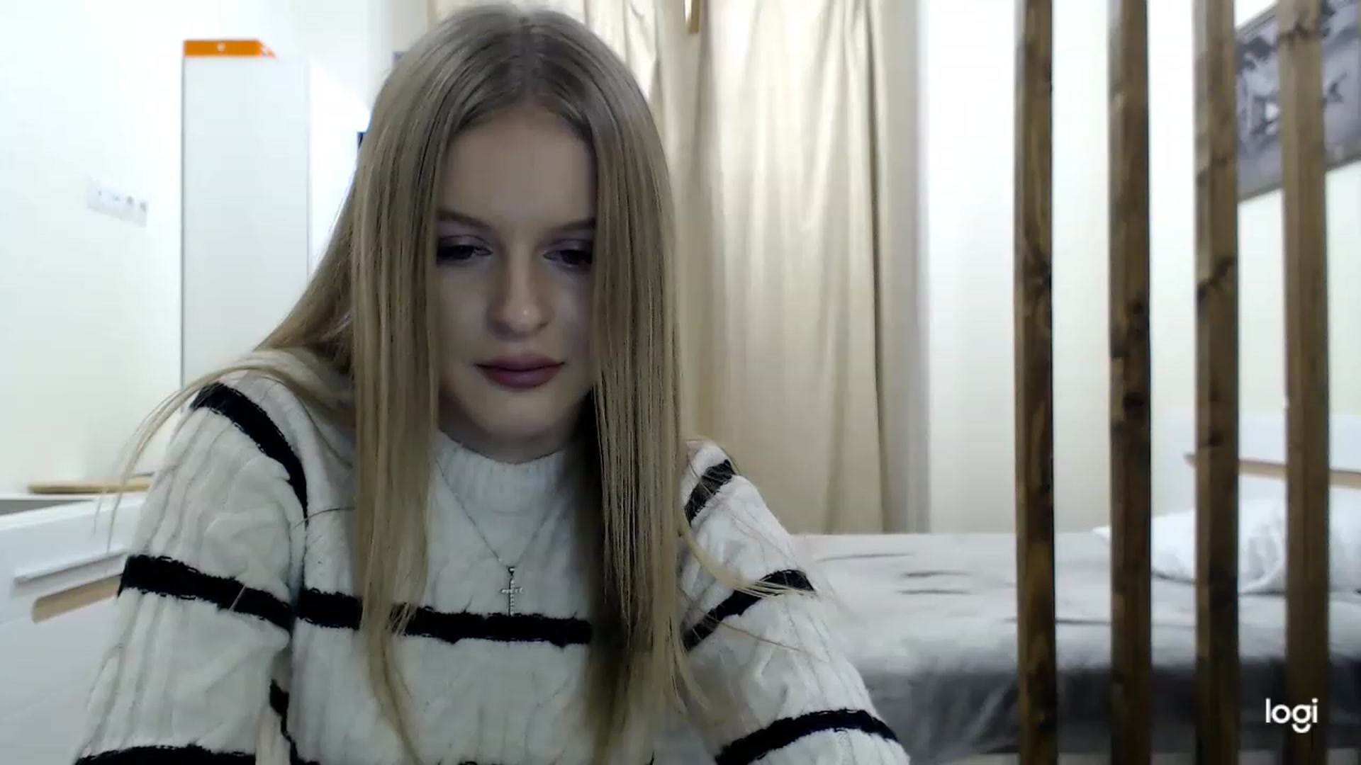 Gallery image thumbnail from MonicaBlondie's myfreecams stream on, 02/27/2023, 15:37 image 12 of 20