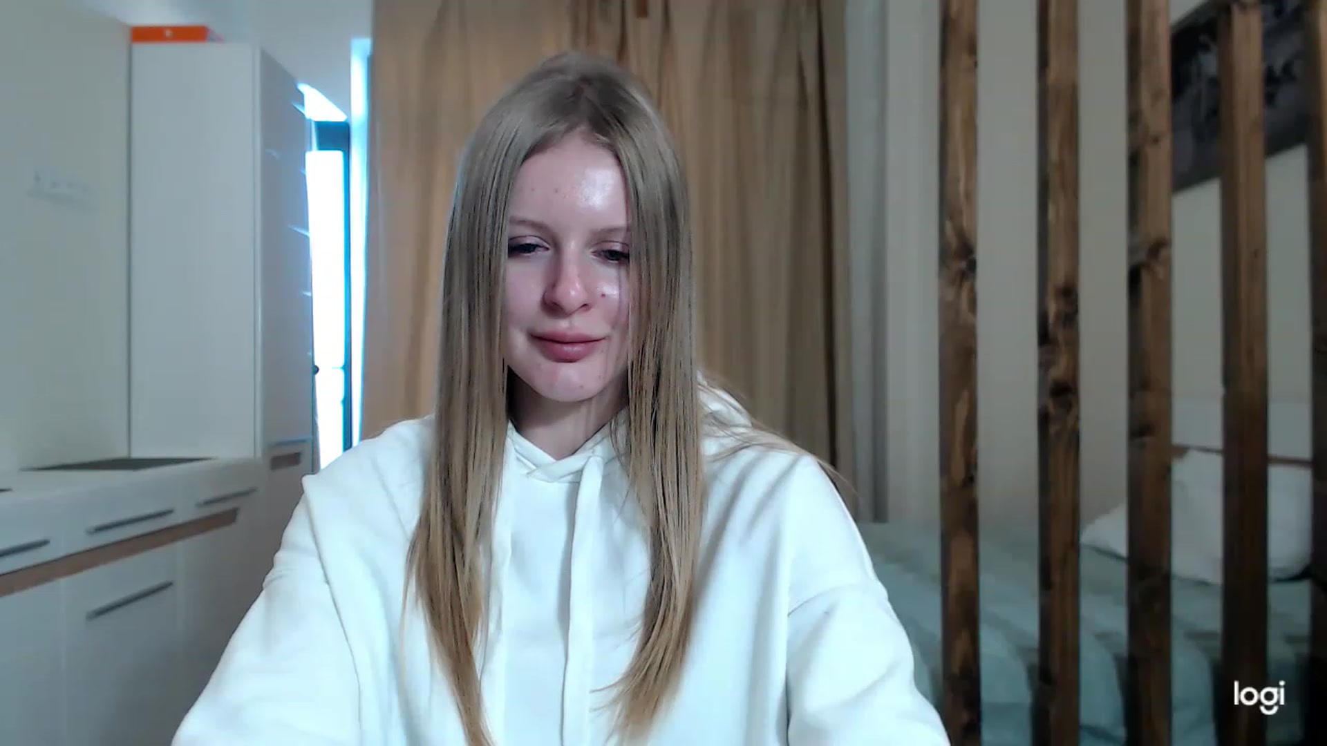 Gallery image thumbnail from MonicaBlondie's myfreecams stream on, 03/04/2023, 15:09 image 10 of 20