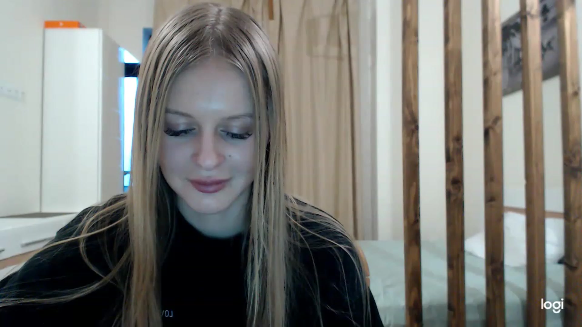 Gallery image thumbnail from MonicaBlondie's myfreecams stream on, 03/05/2023, 16:10 image 3 of 20
