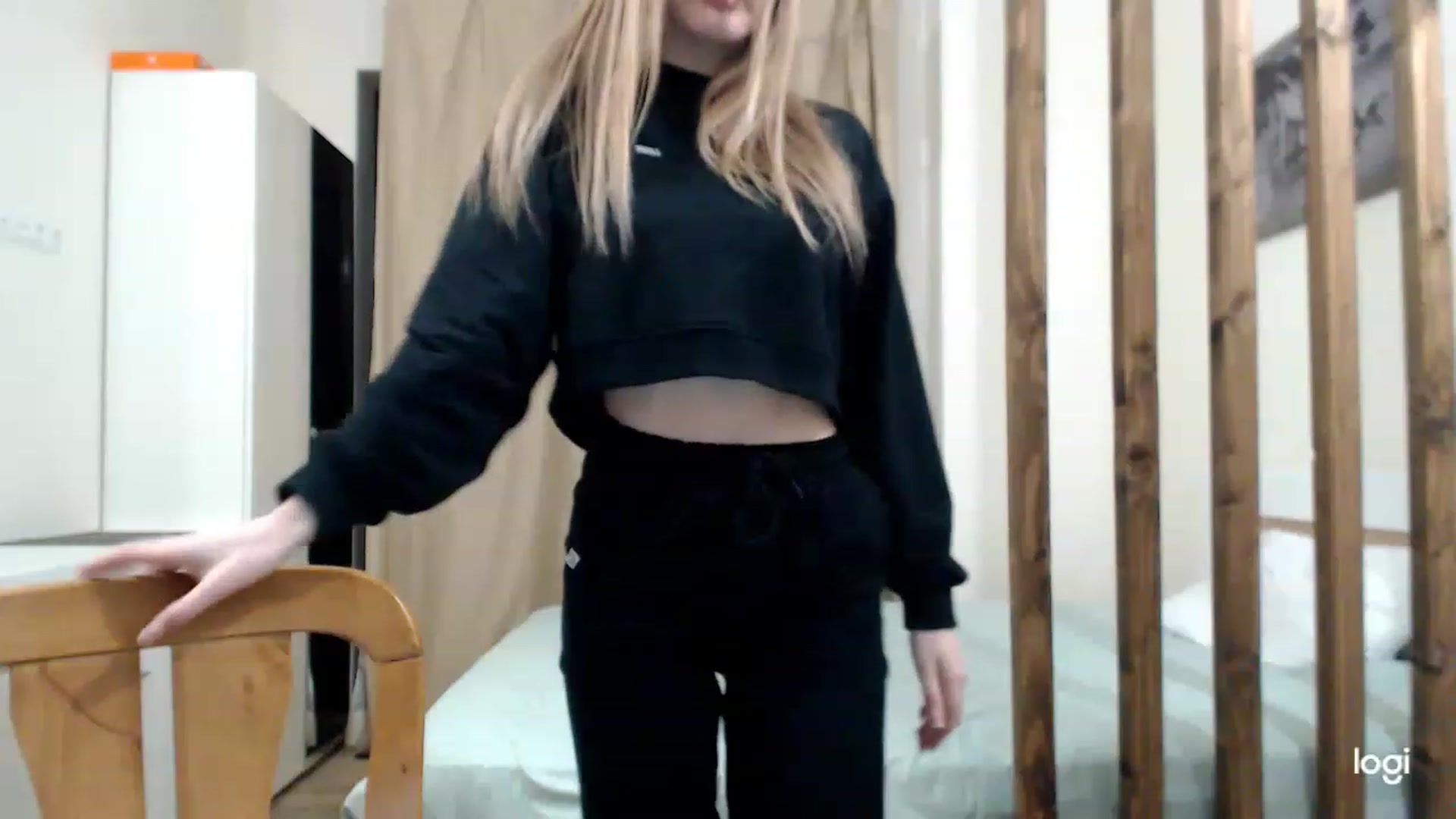 Gallery image thumbnail from MonicaBlondie's myfreecams stream on, 03/05/2023, 18:03 image 4 of 20