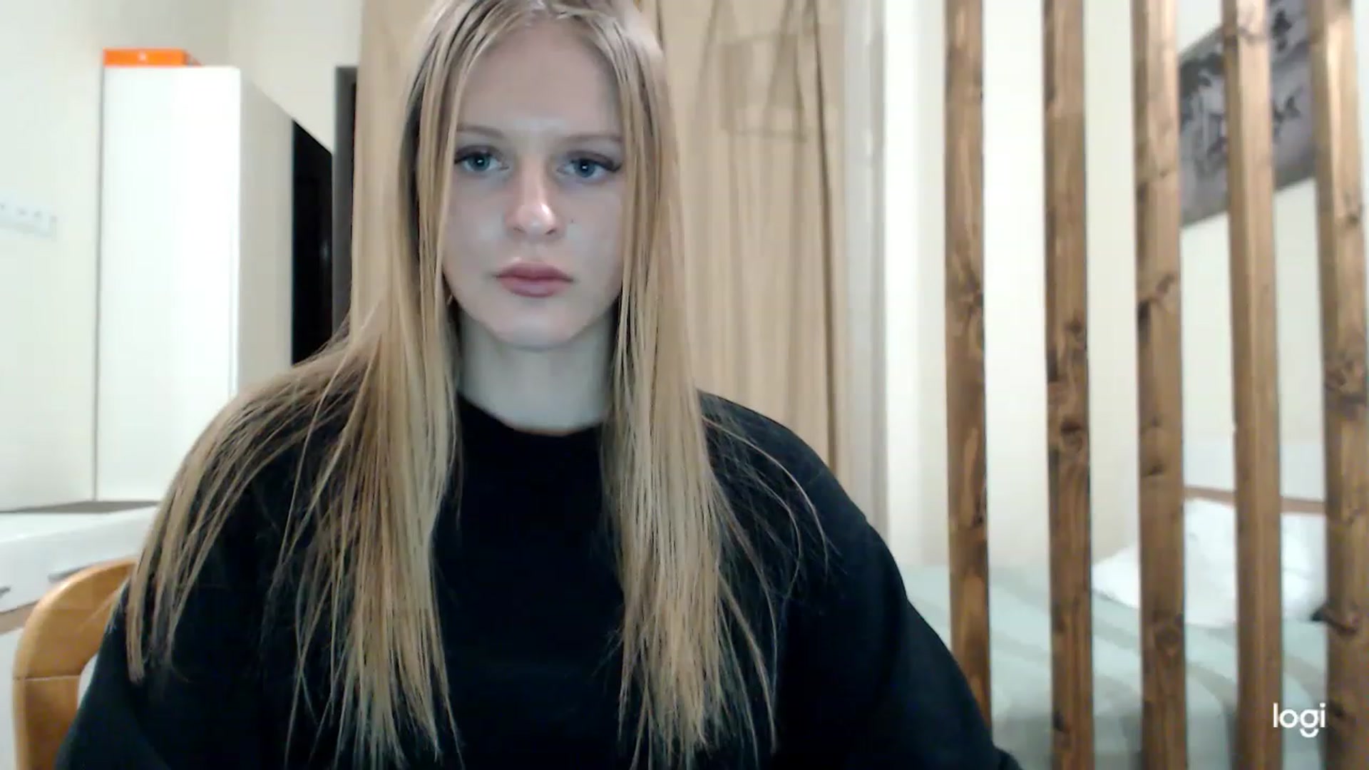 Gallery image thumbnail from MonicaBlondie's myfreecams stream on, 03/05/2023, 18:03 image 15 of 20