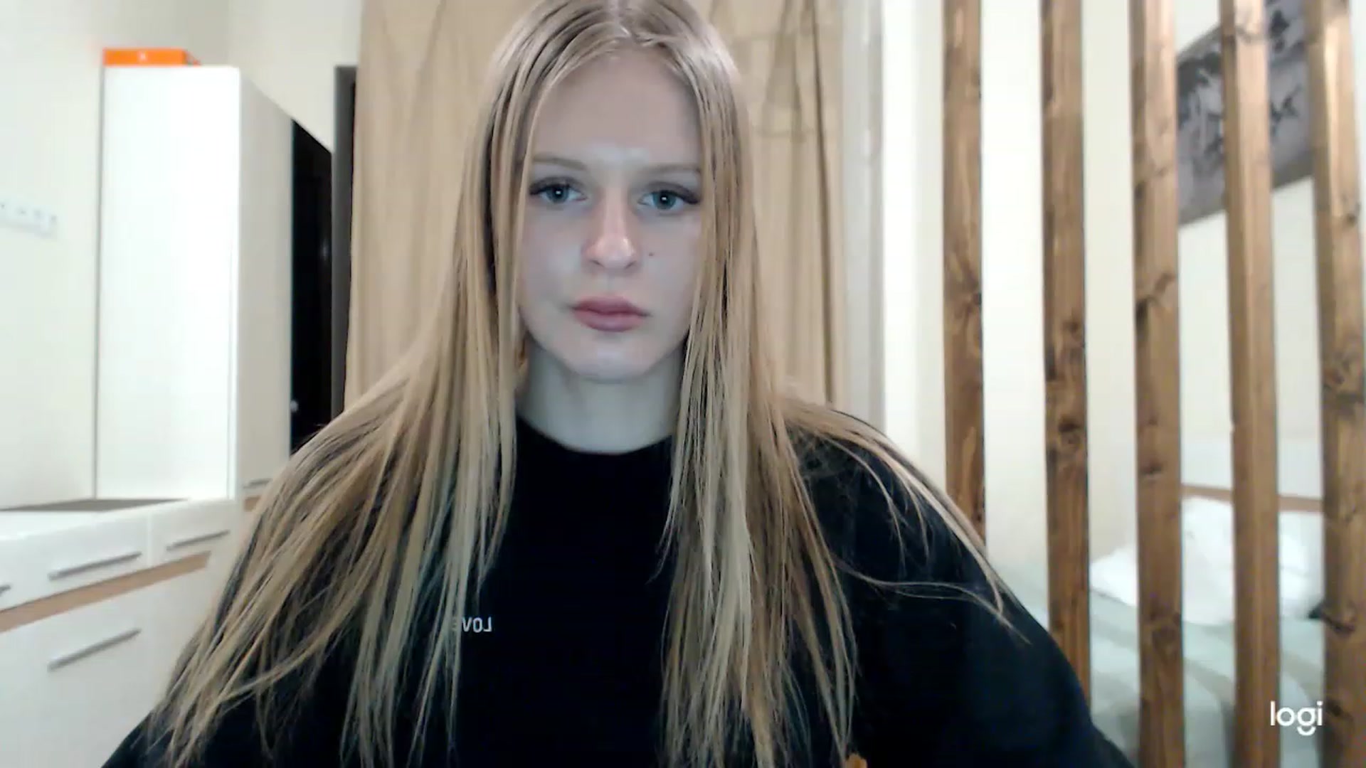 Gallery image thumbnail from MonicaBlondie's myfreecams stream on, 03/05/2023, 18:03 image 3 of 20
