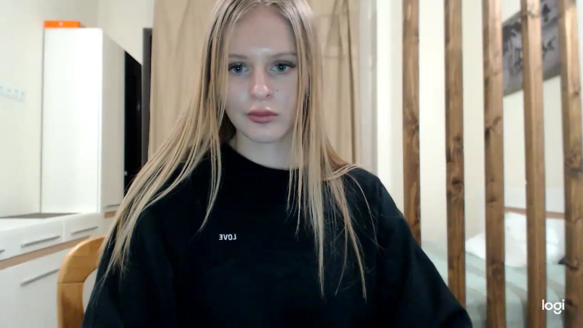 Gallery image thumbnail from MonicaBlondie's myfreecams stream on, 03/05/2023, 18:03 image 18 of 20