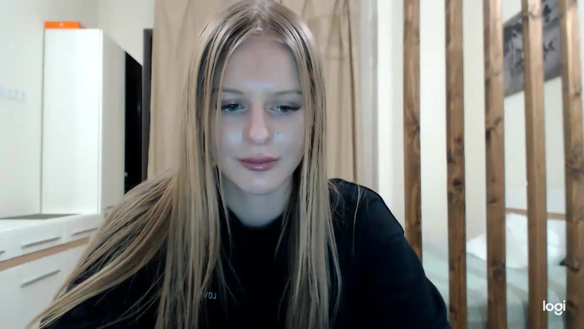 Gallery image thumbnail from MonicaBlondie's myfreecams stream on, 03/05/2023, 18:56 image 16 of 20