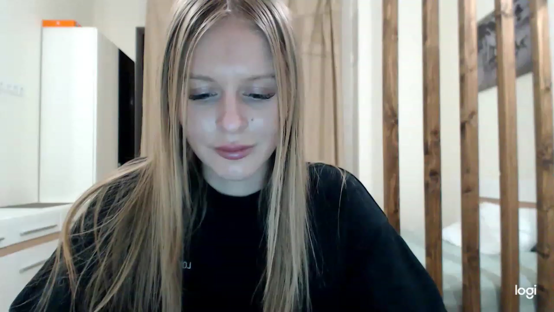 Gallery image thumbnail from MonicaBlondie's myfreecams stream on, 03/05/2023, 18:56 image 5 of 20