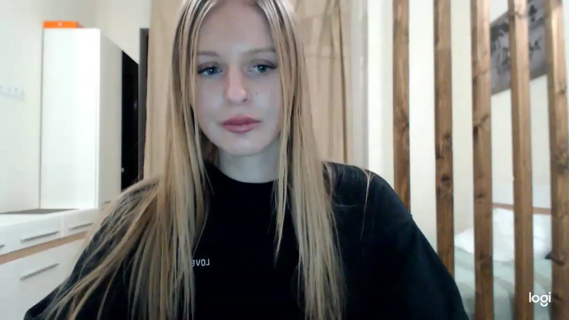 Gallery image thumbnail from MonicaBlondie's myfreecams stream on, 03/05/2023, 18:56 image 4 of 20