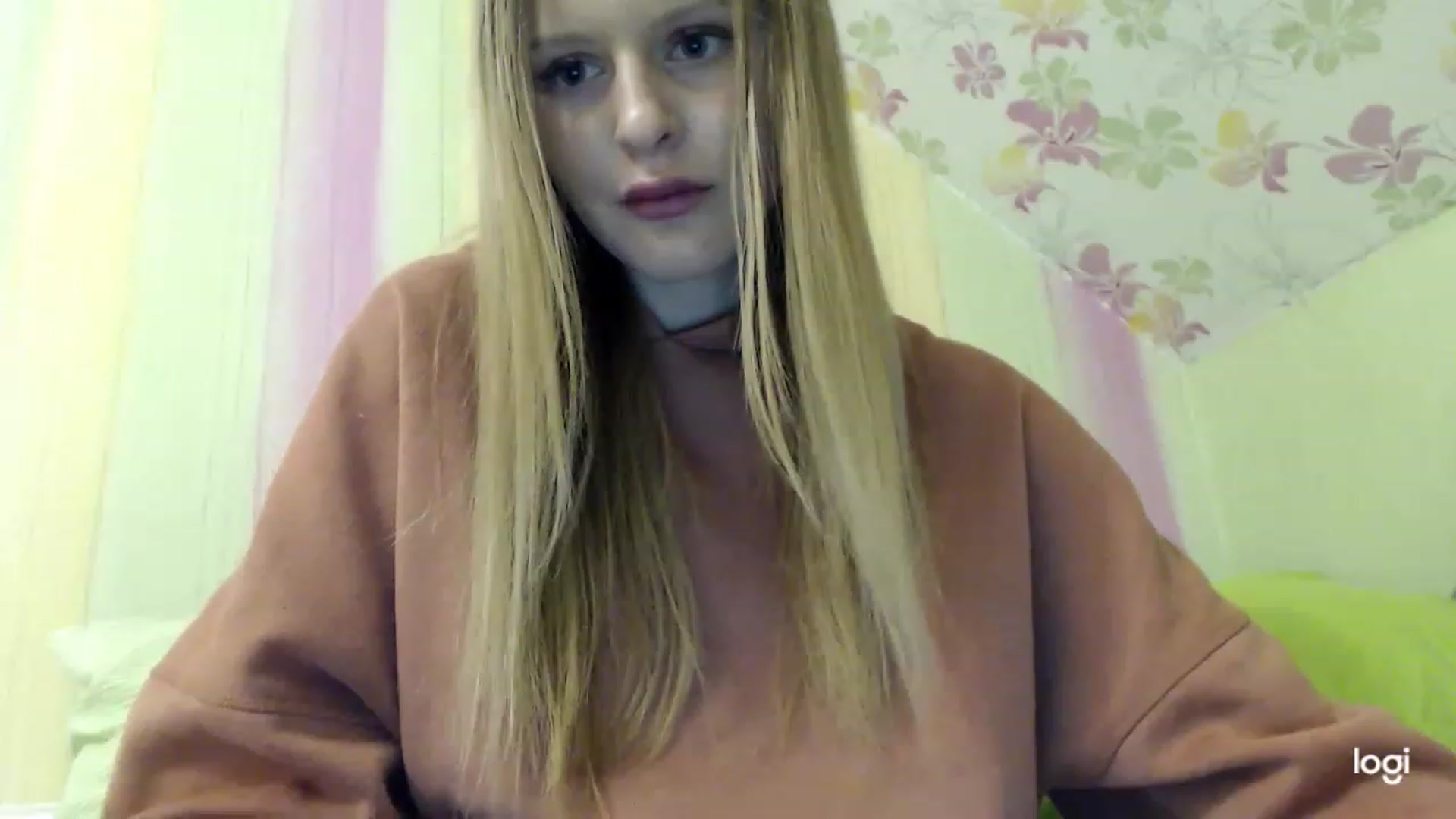 Gallery image thumbnail from MonicaBlondie's myfreecams stream on, 03/07/2023, 23:00 image 10 of 20
