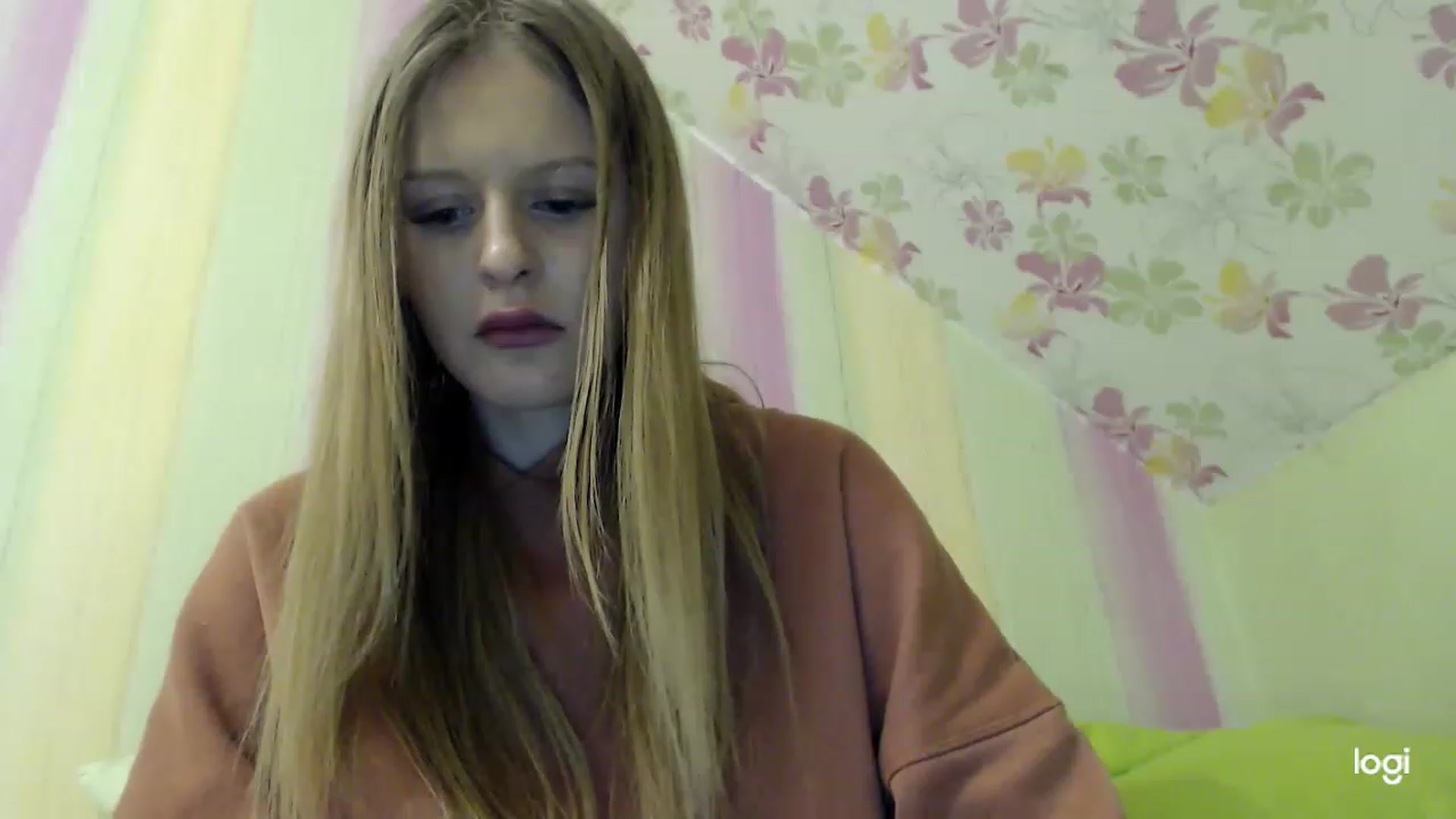 Gallery image thumbnail from MonicaBlondie's myfreecams stream on, 03/07/2023, 23:00 image 12 of 20