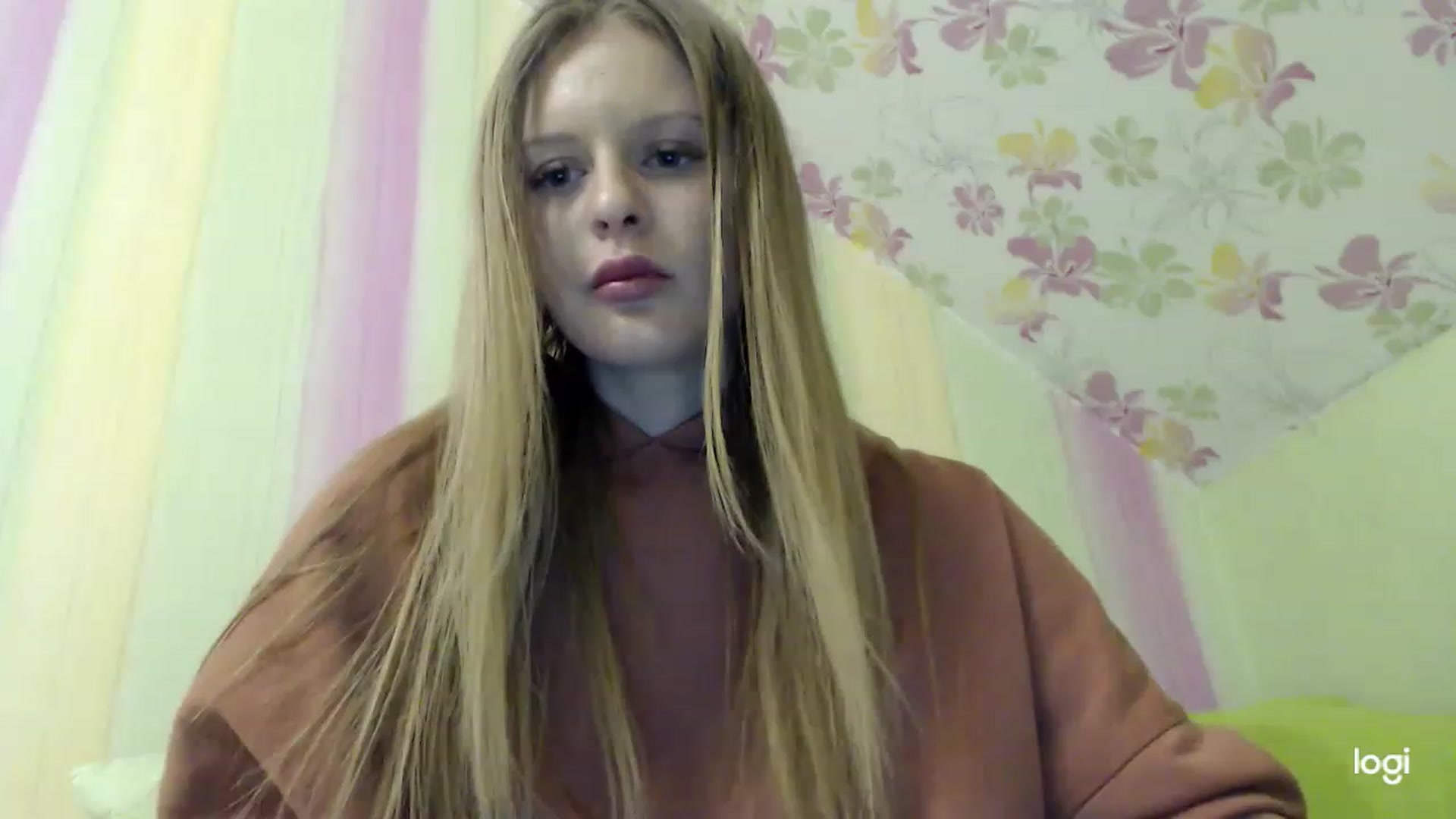 Gallery image thumbnail from MonicaBlondie's myfreecams stream on, 03/07/2023, 23:00 image 5 of 20