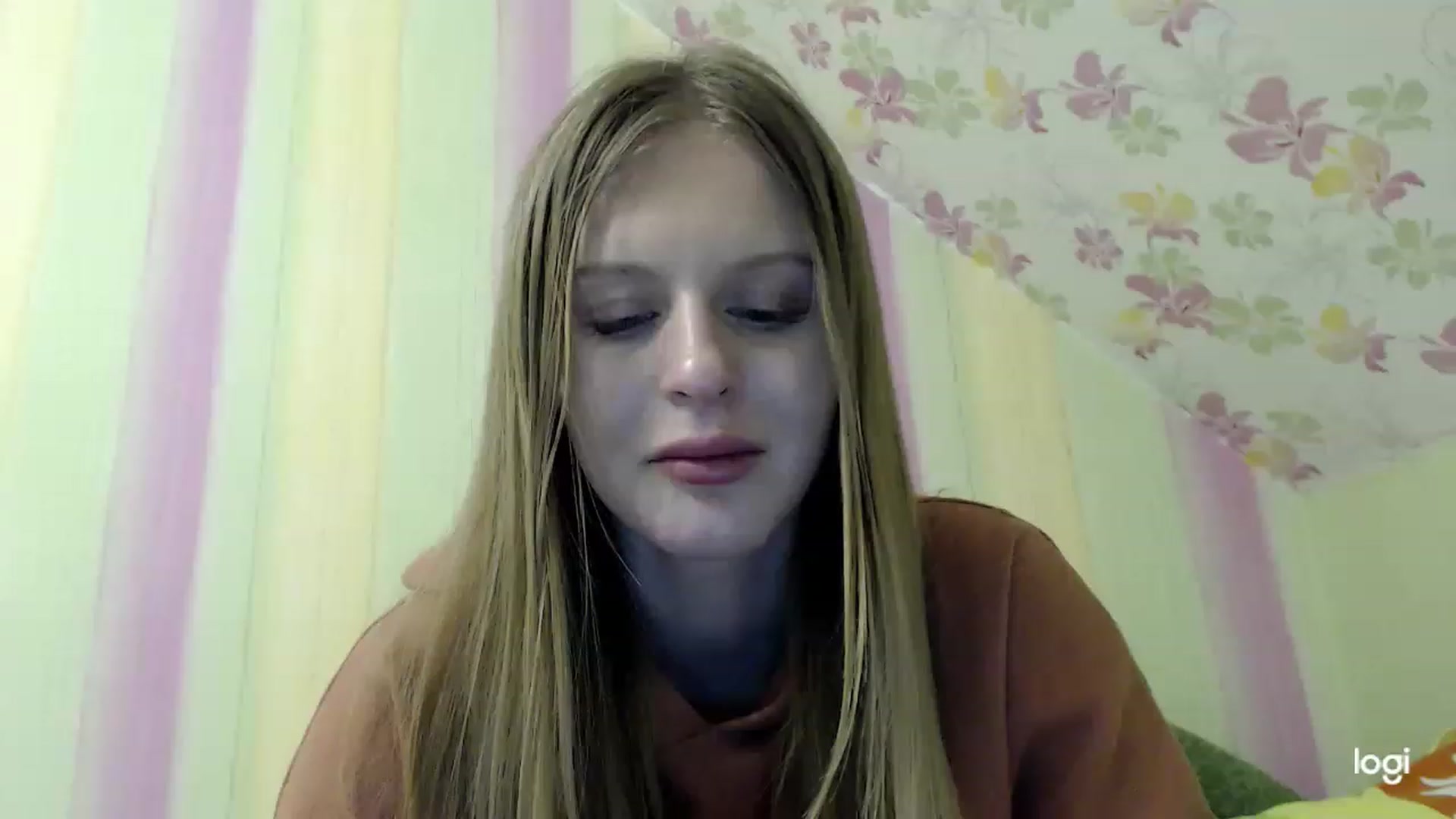 Gallery image thumbnail from MonicaBlondie's myfreecams stream on, 03/14/2023, 22:21 image 16 of 20