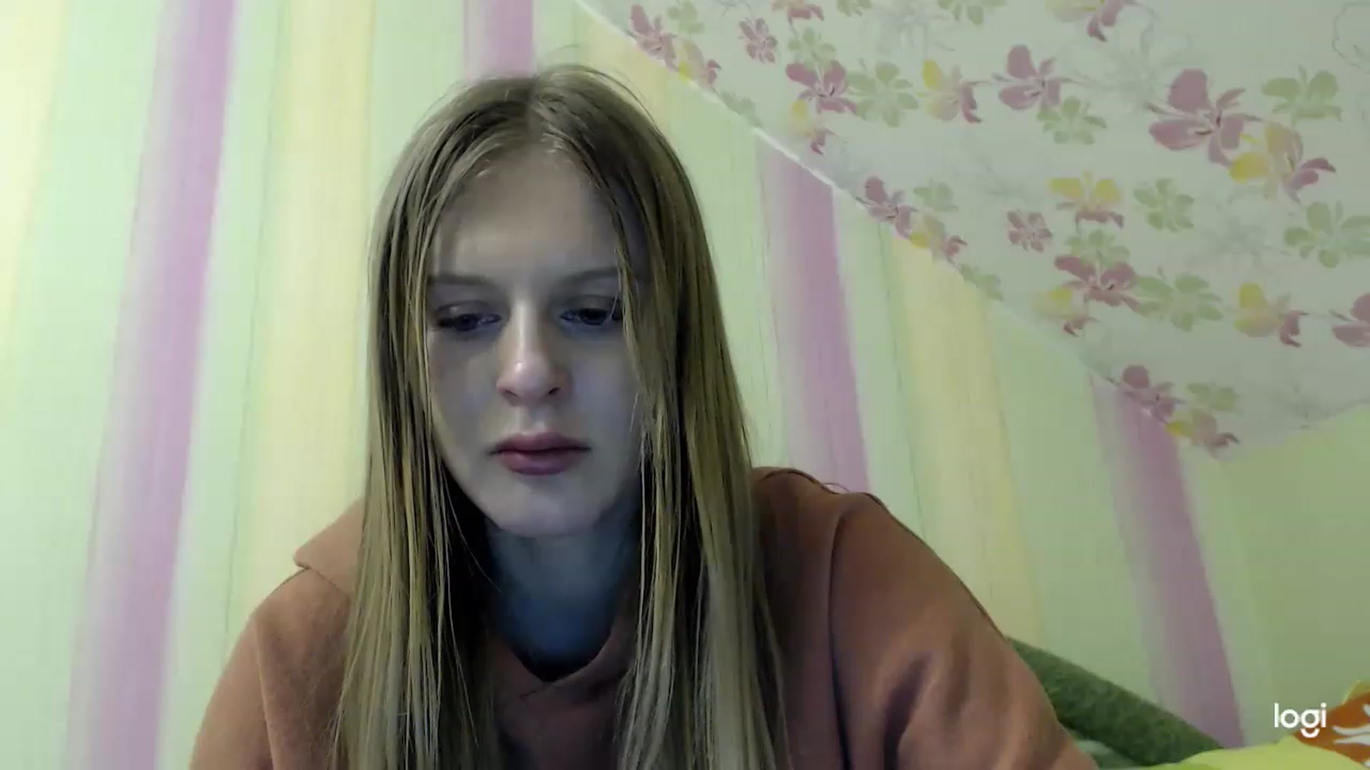 Gallery image thumbnail from MonicaBlondie's myfreecams stream on, 03/14/2023, 22:21 image 19 of 20