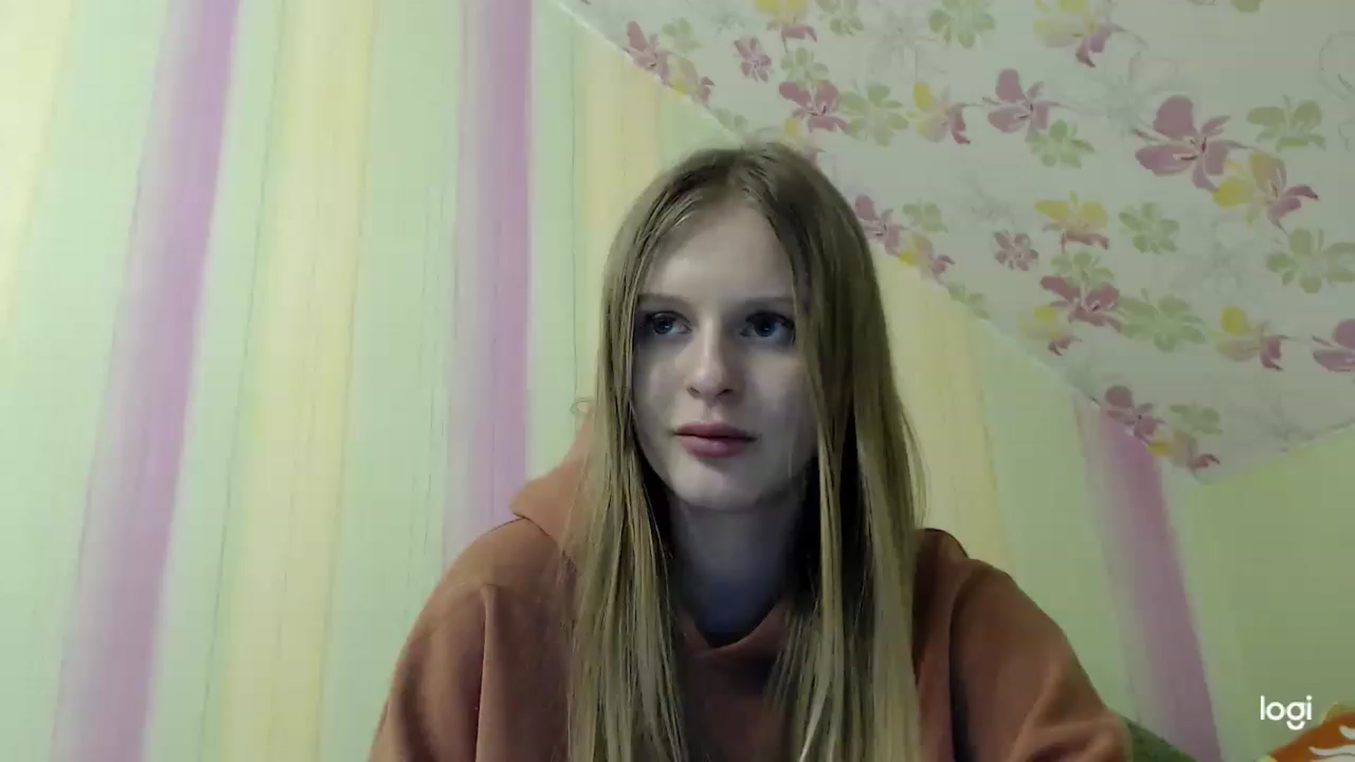 Gallery image thumbnail from MonicaBlondie's myfreecams stream on, 03/14/2023, 22:21 image 4 of 20
