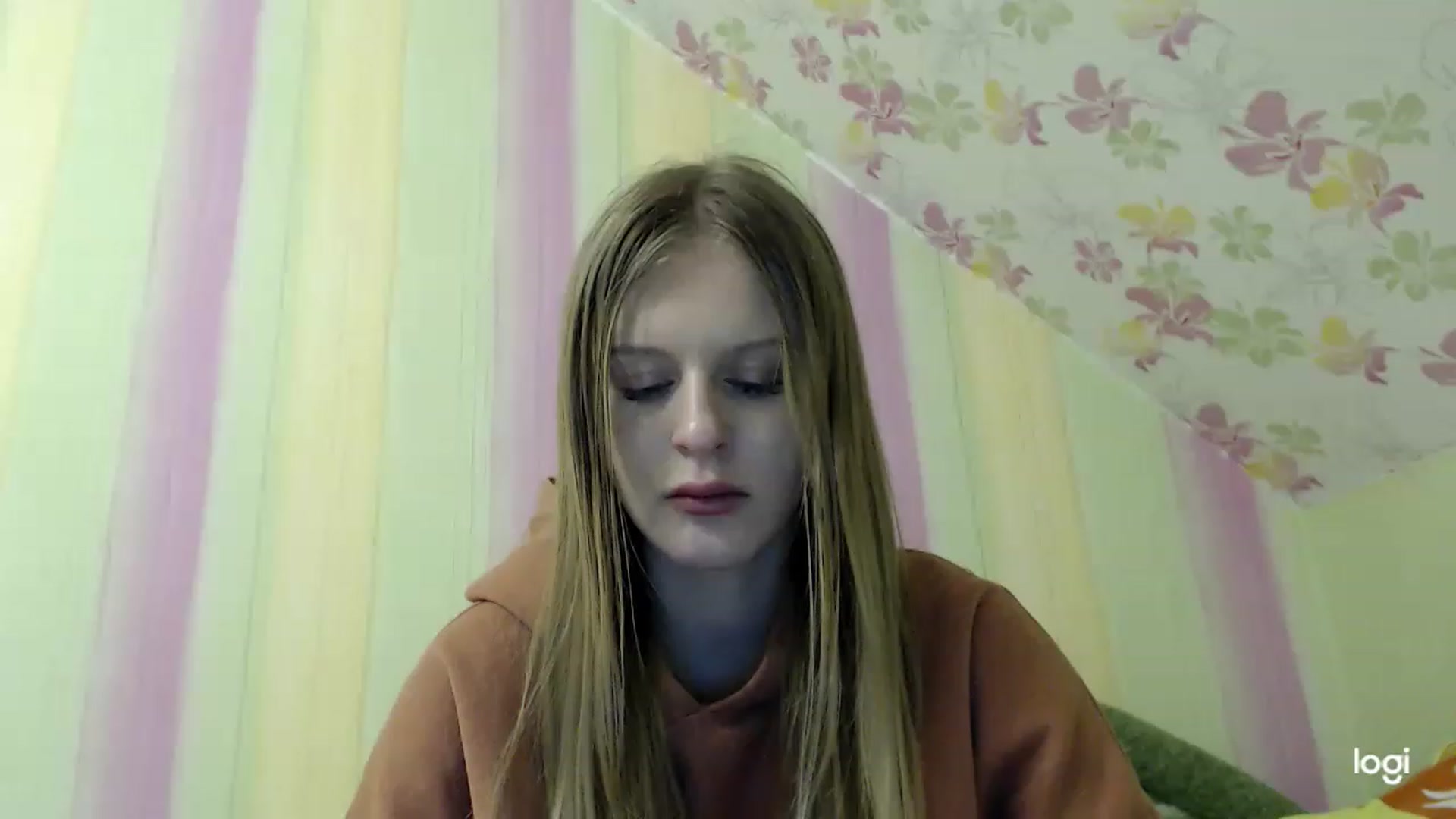 Gallery image thumbnail from MonicaBlondie's myfreecams stream on, 03/14/2023, 22:21 image 18 of 20