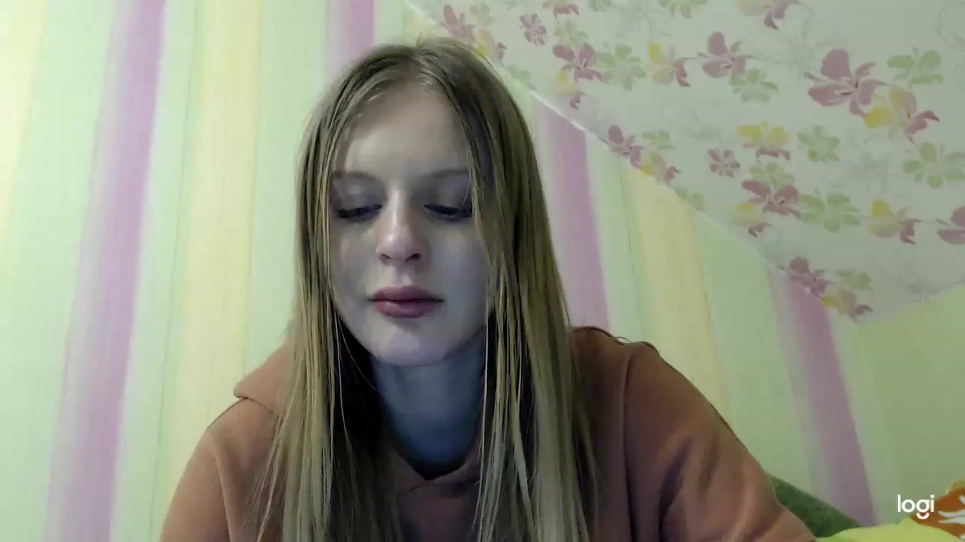 Gallery image thumbnail from MonicaBlondie's myfreecams stream on, 03/14/2023, 22:21 image 17 of 20